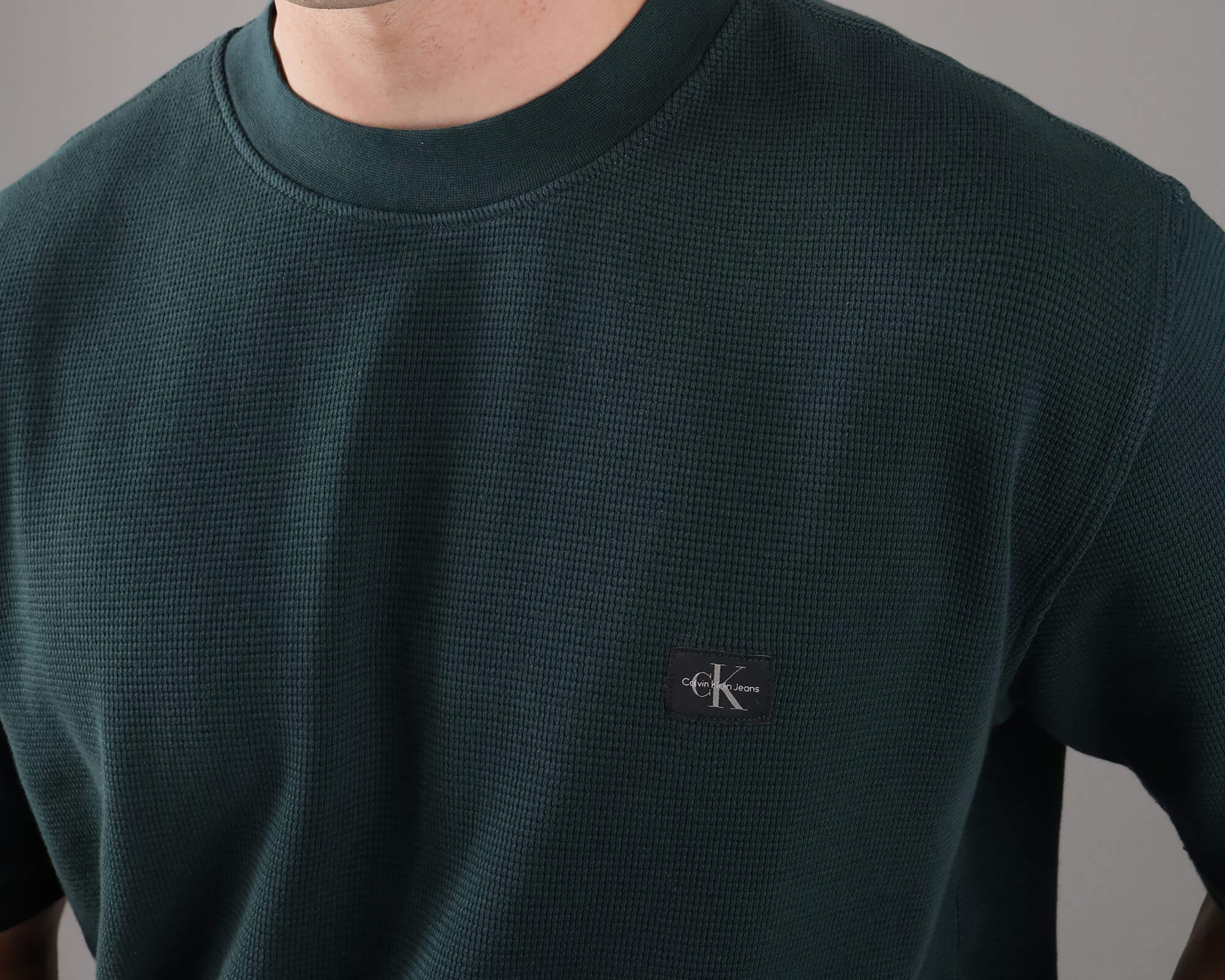 Foto 5 pulgar | Foto 4 | Playera de Cuello Redondo Verde Calvin Klein para Hombre