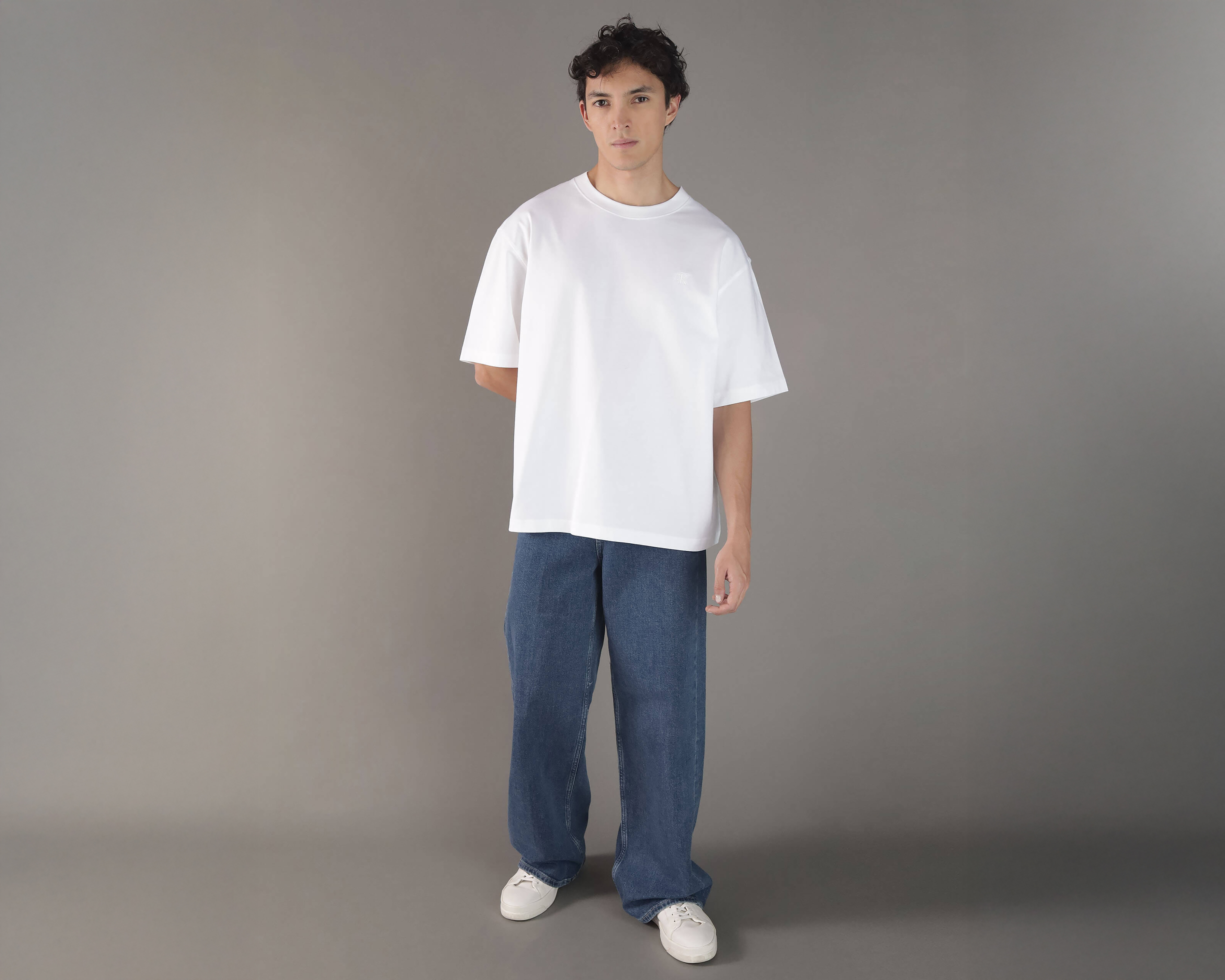 Foto 2 | Foto 2 | Playera de Cuello Redondo Blanca Calvin Klein para Hombre