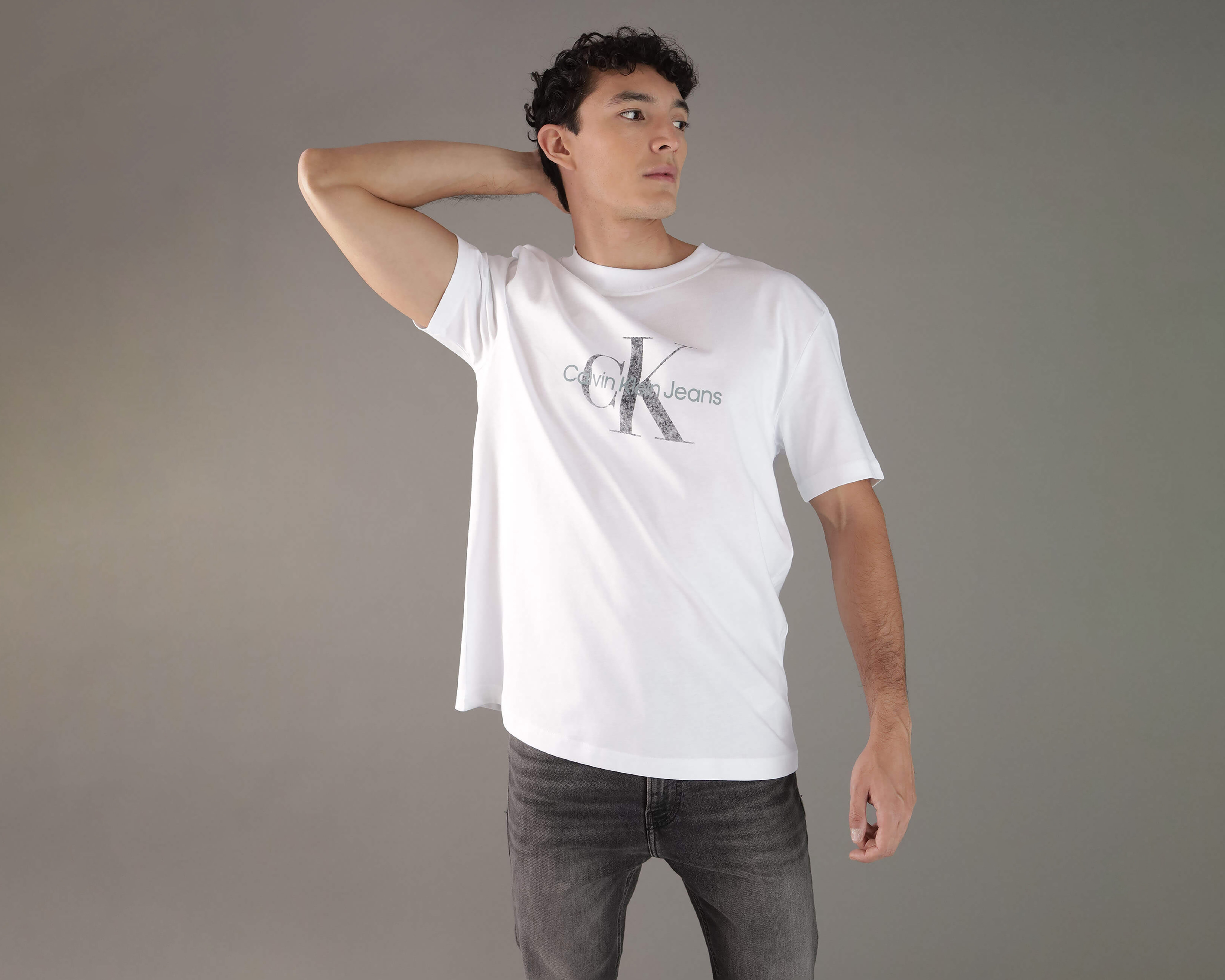 Foto 2 pulgar | Foto 1 | Playera de Cuello Redondo Blanca Calvin Klein para Hombre