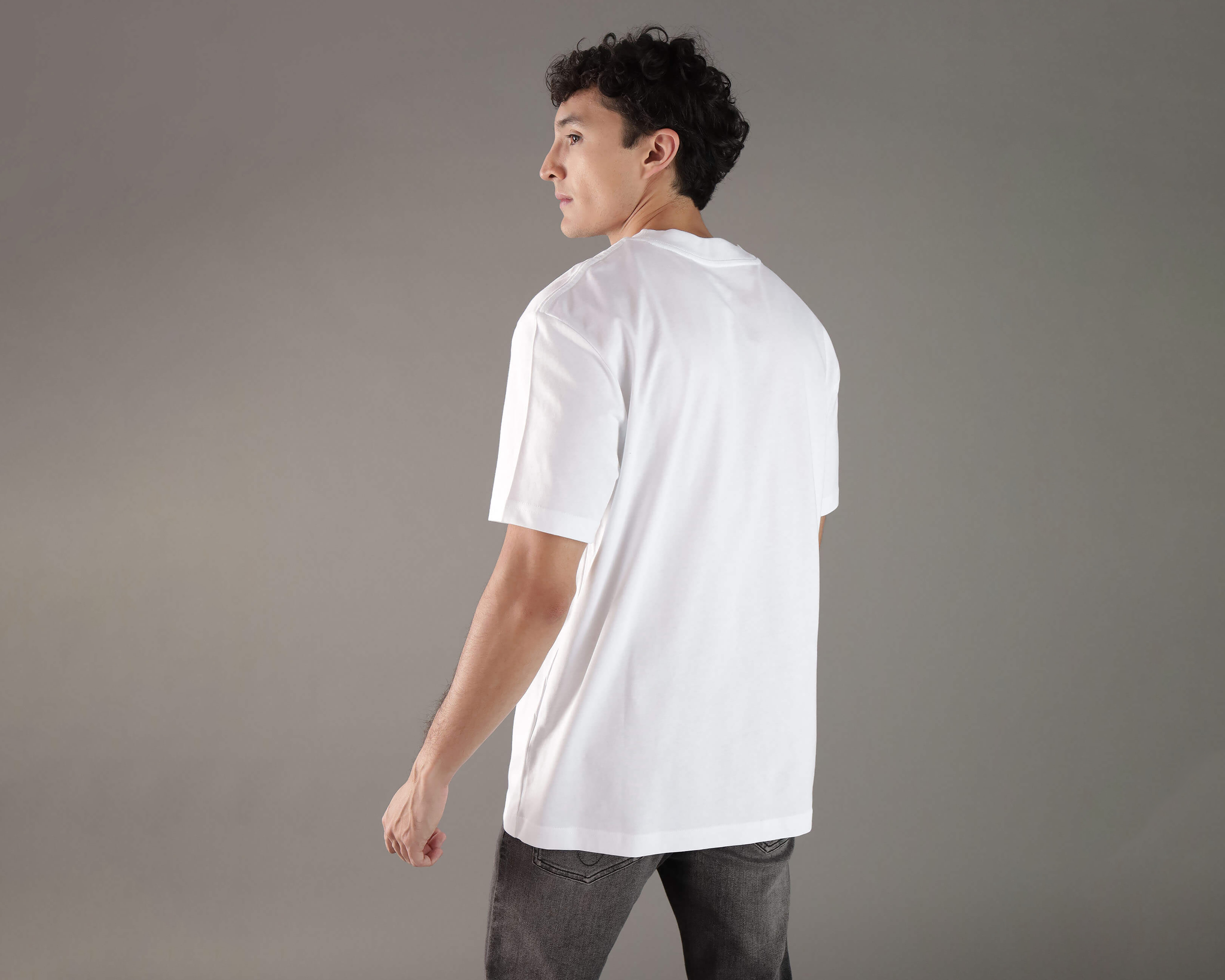 Foto 4 pulgar | Foto 3 | Playera de Cuello Redondo Blanca Calvin Klein para Hombre