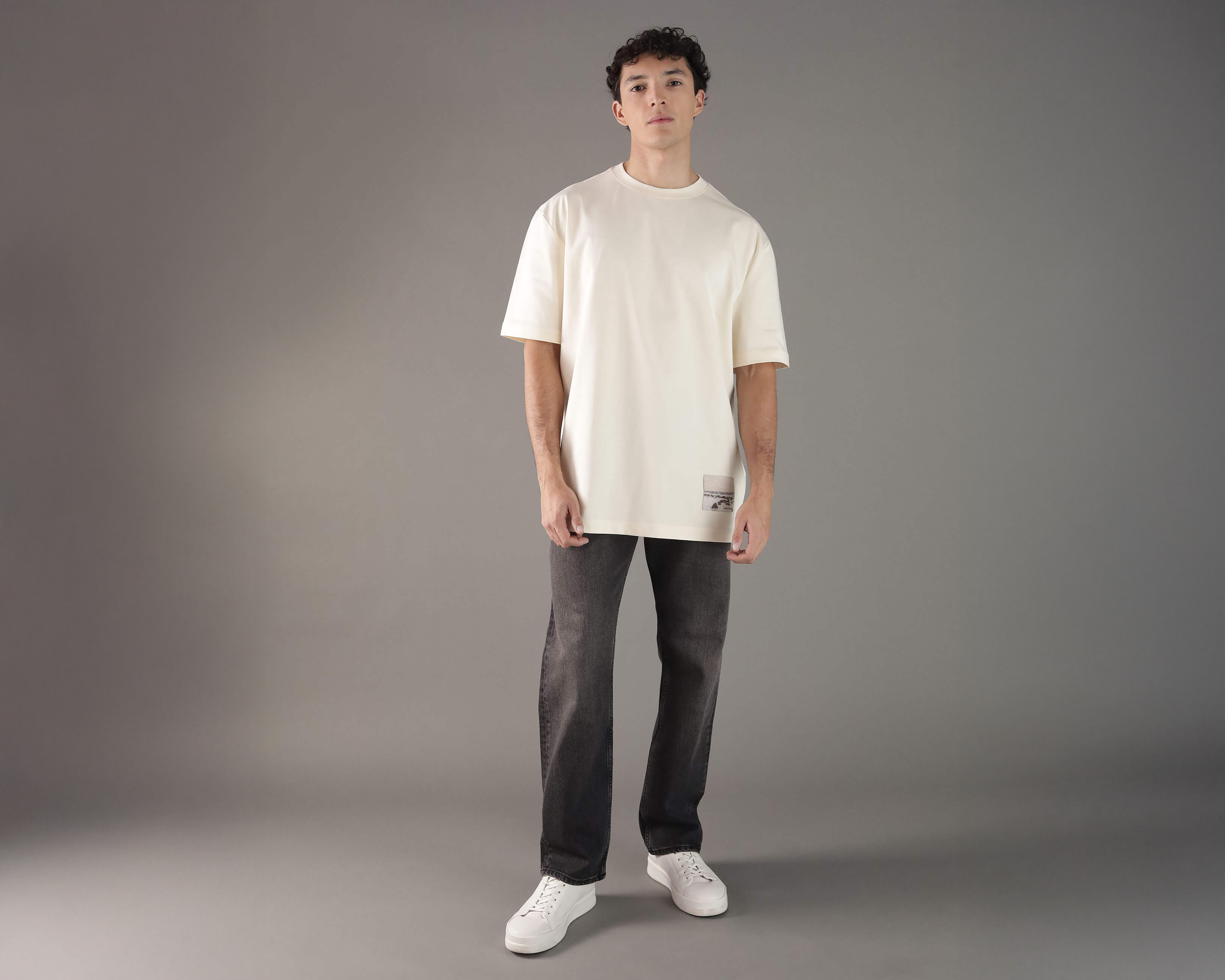 Foto 2 | Foto 2 | Playera de Cuello Redondo Blanca Calvin Klein para Hombre