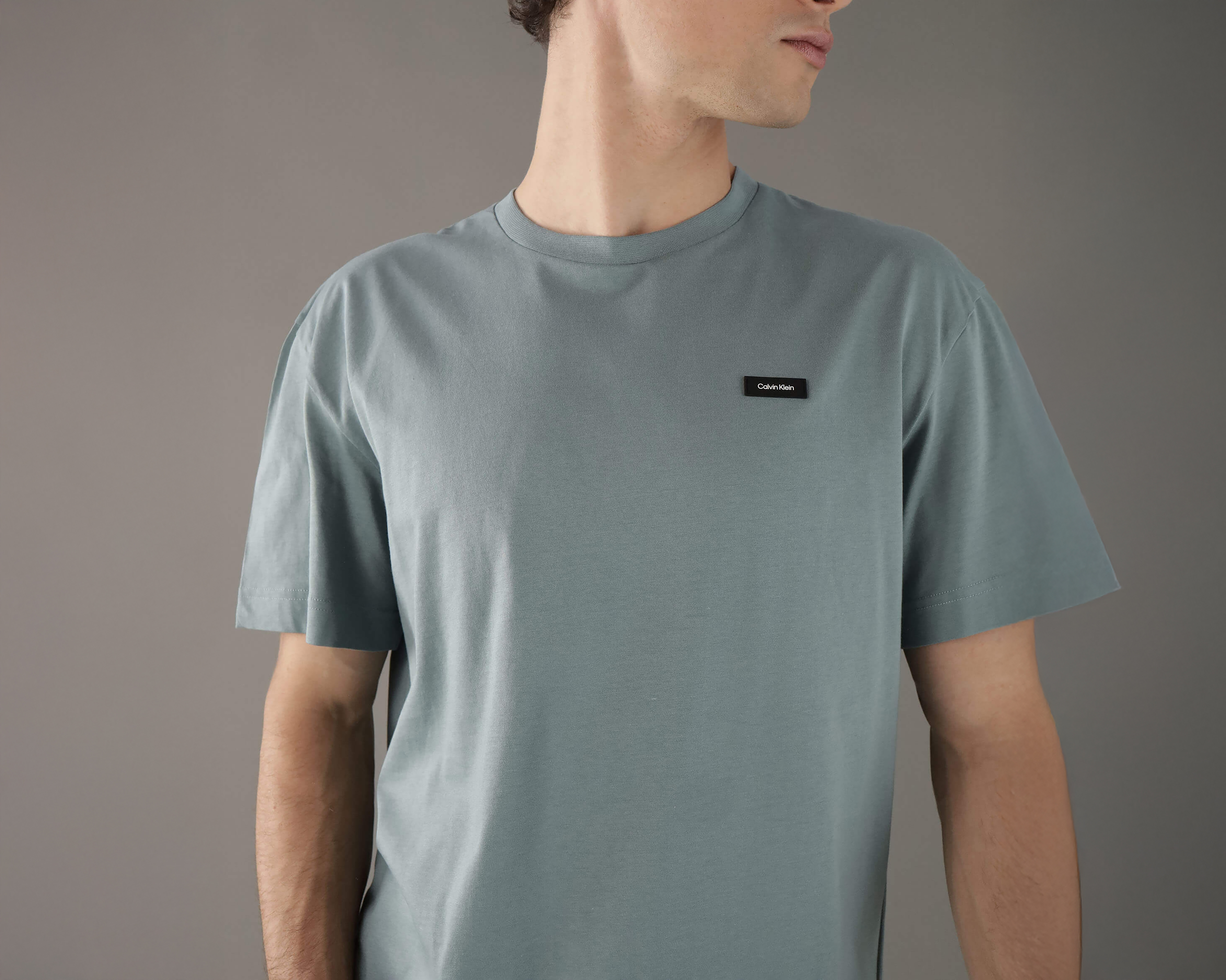 Foto 5 pulgar | Foto 4 | Playera de Cuello Redondo Azul Calvin Klein para Hombre