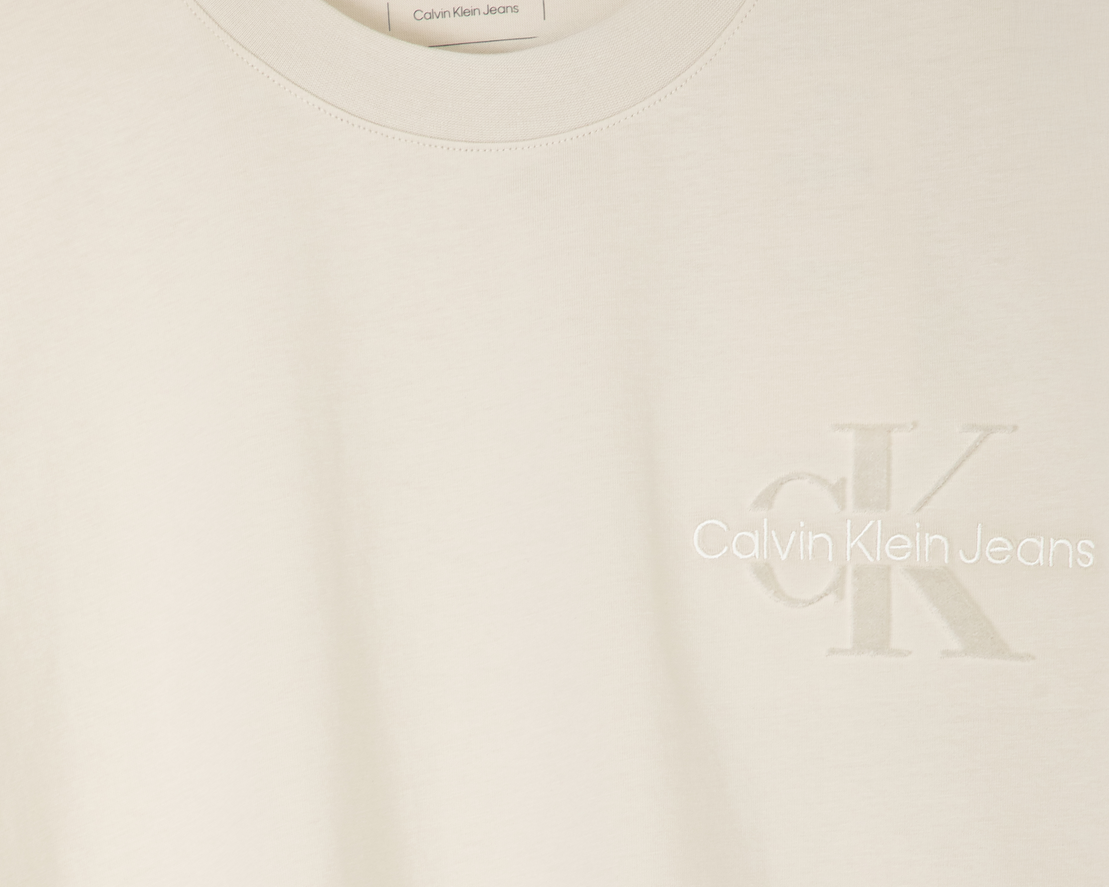Foto 4 pulgar | Foto 3 | Playera de Cuello Redondo Beige Calvin Klein para Hombre