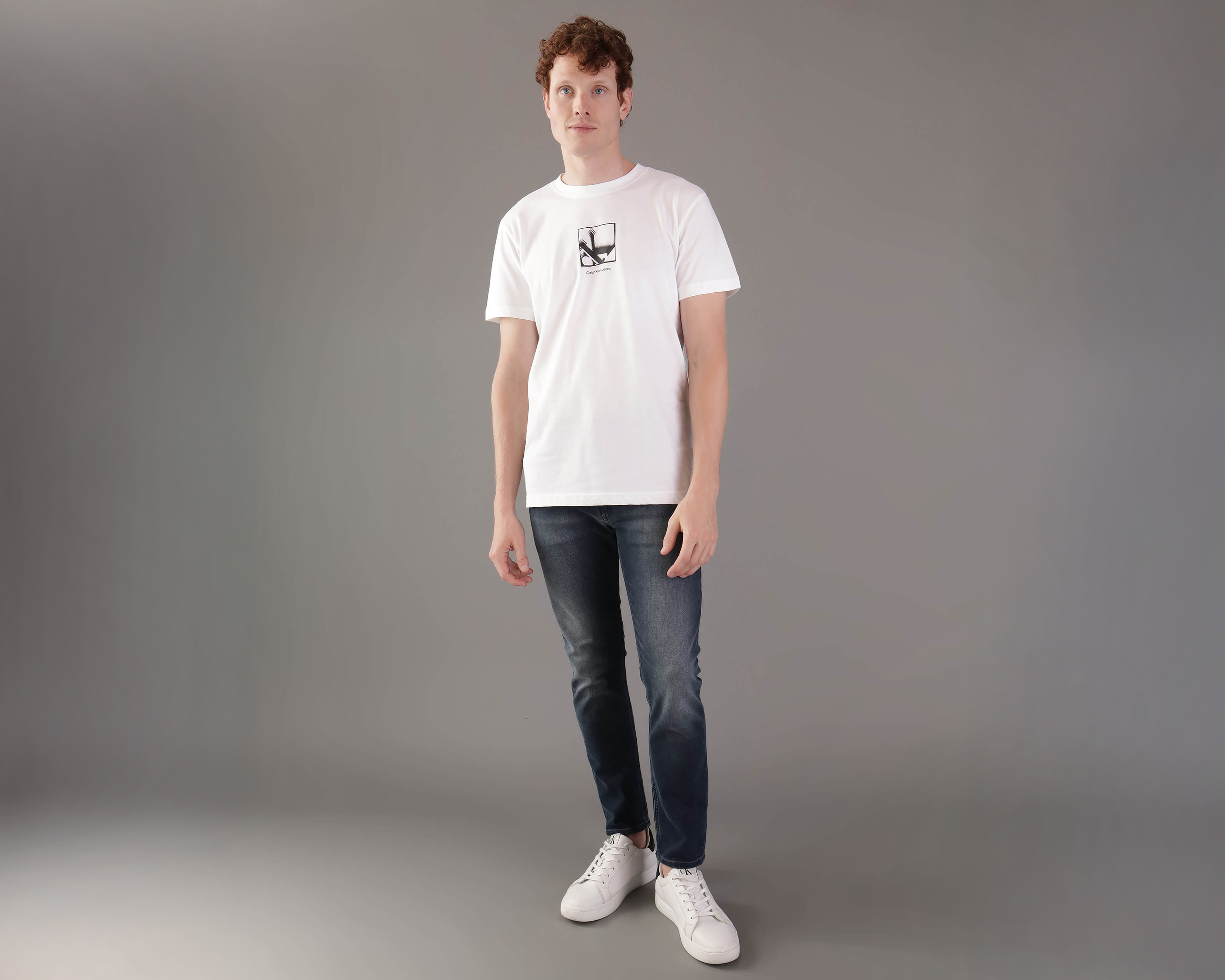 Foto 2 | Foto 2 | Playera de Cuello Redondo Blanca Calvin Klein para Hombre