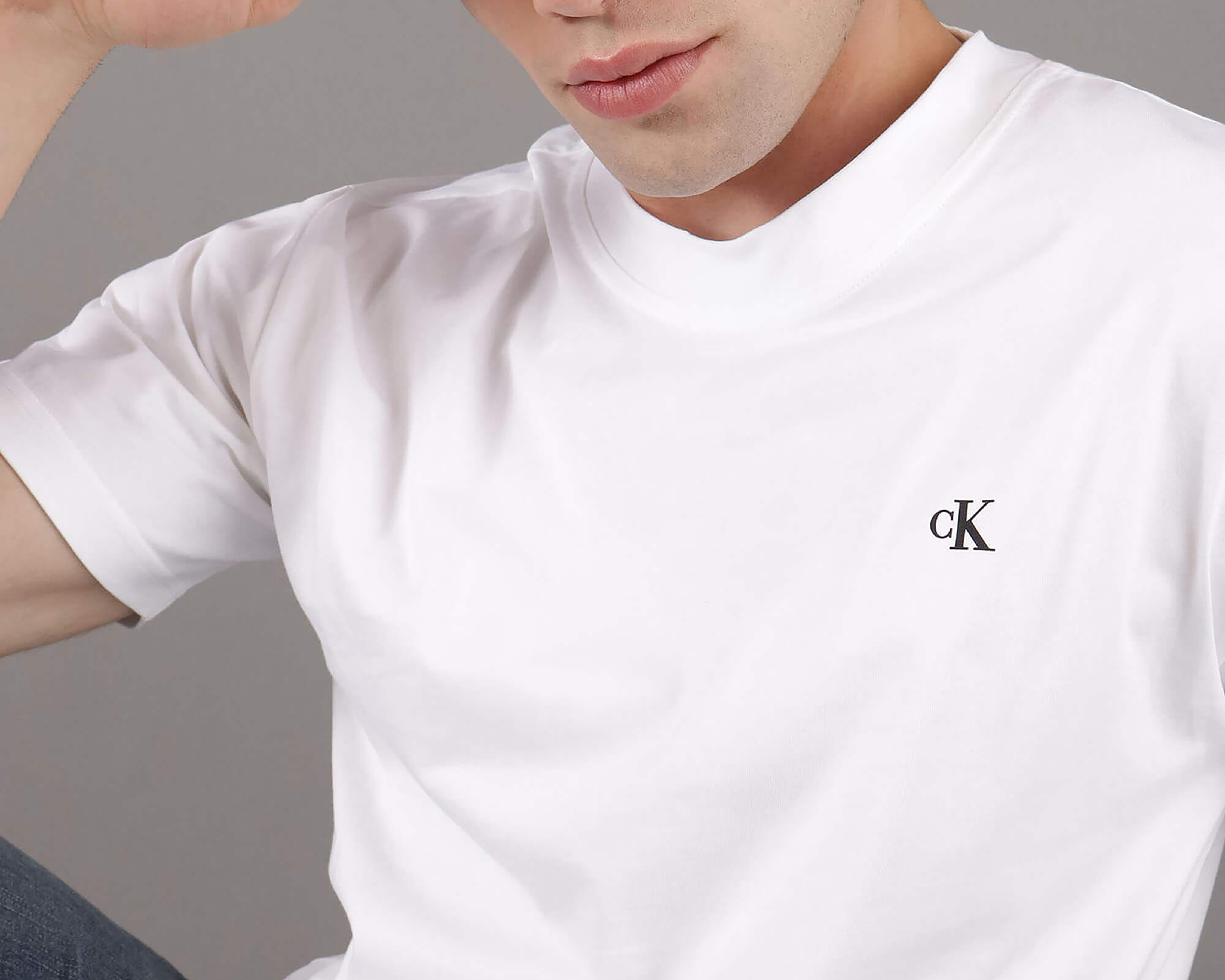 Foto 4 | Foto 4 | Playera de Cuello Redondo Blanca Calvin Klein para Hombre
