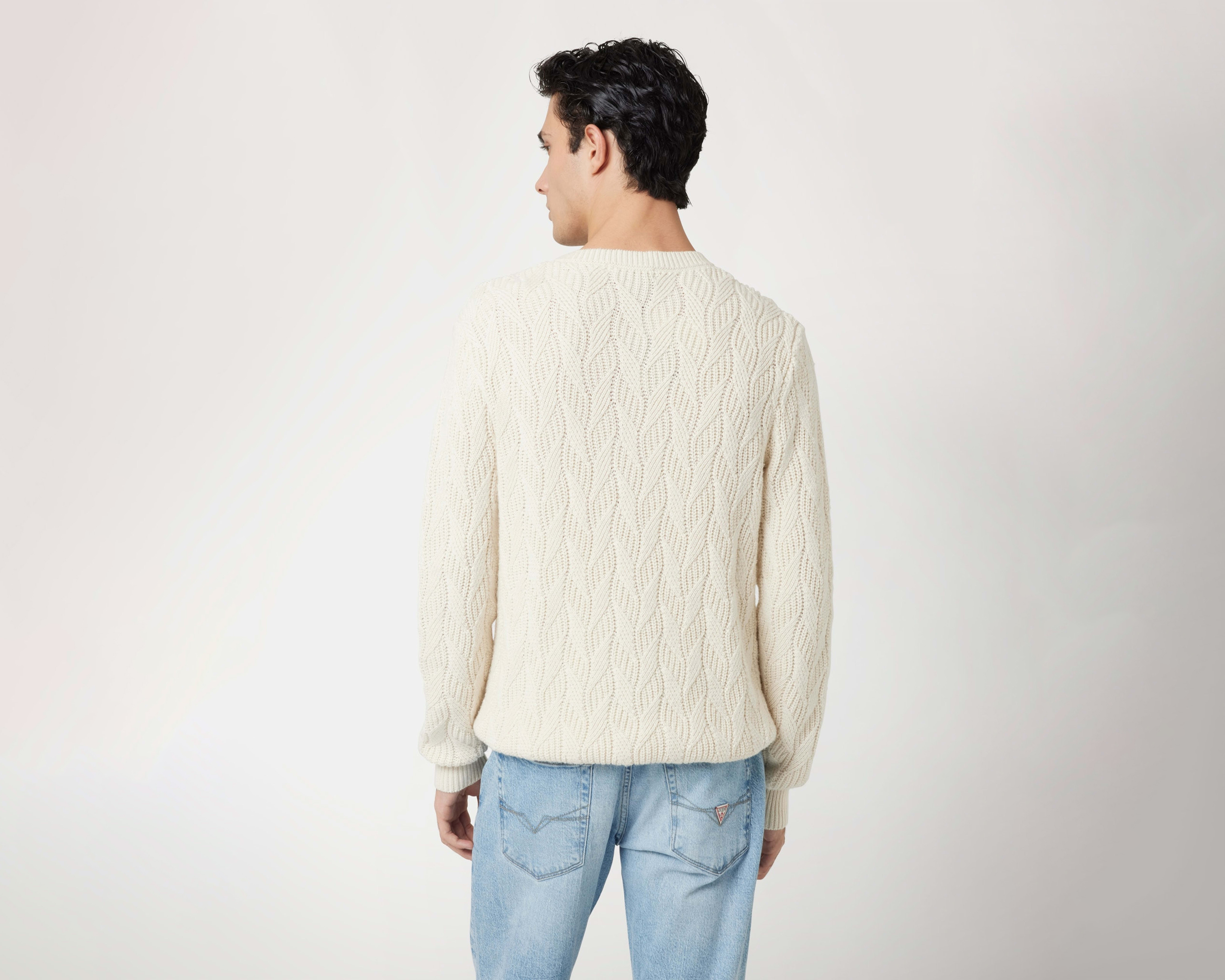 Foto 4 pulgar | Foto 3 | Suéter Cuello Redondo Guess para Hombre