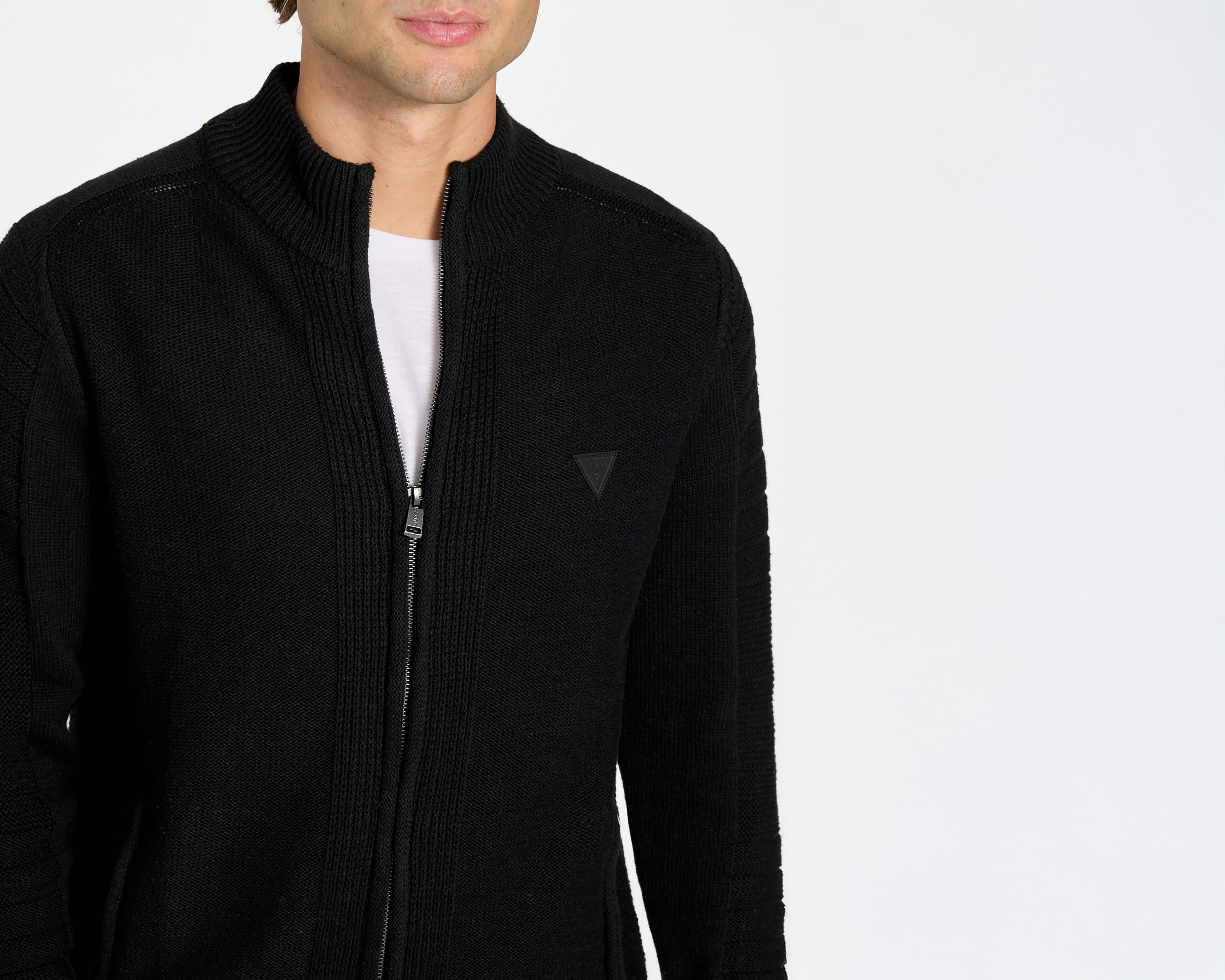 Foto 5 pulgar | Foto 4 | Suéter Cuello Alto Guess para Hombre