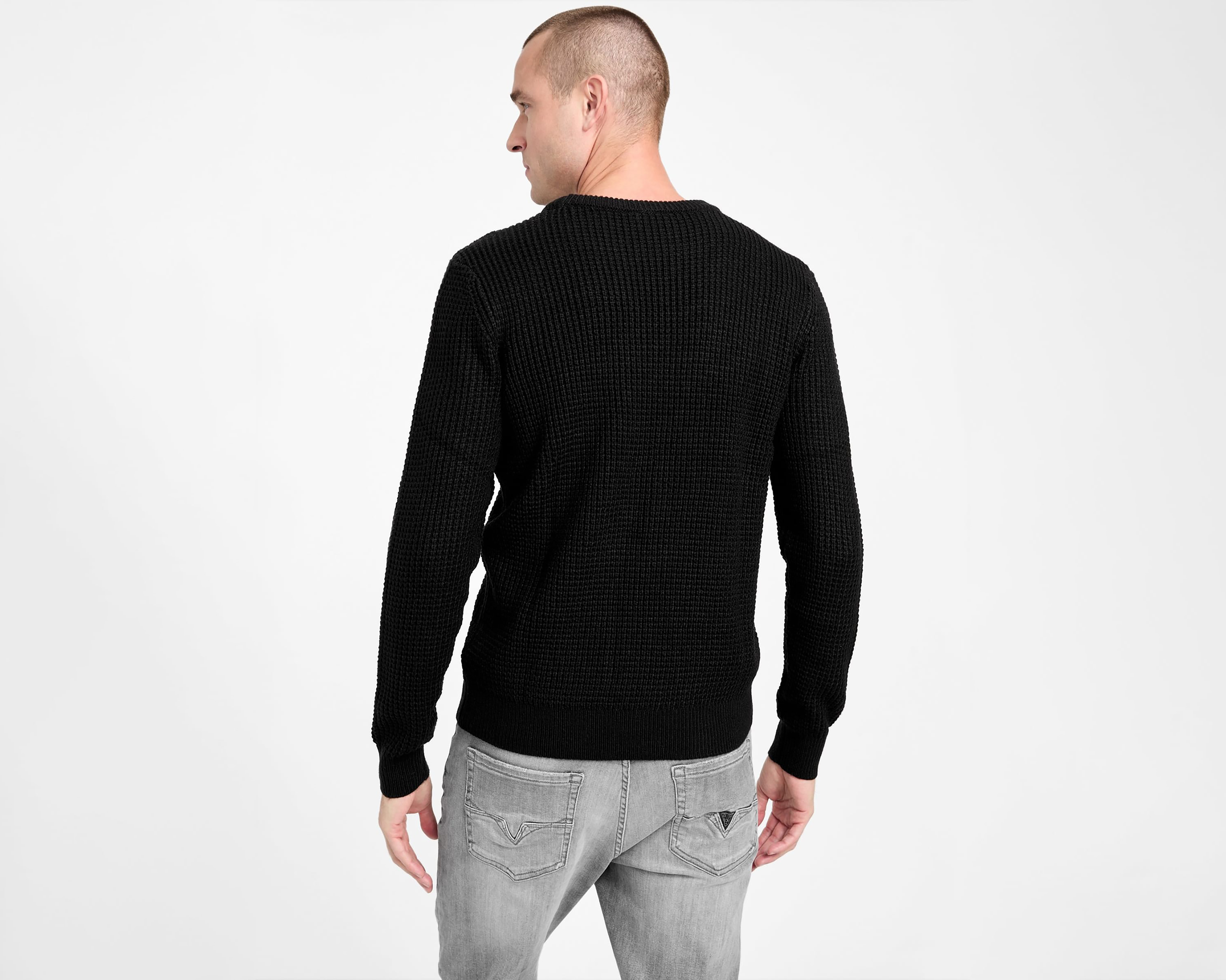 Foto 4 pulgar | Foto 3 | Suéter Cuello Redondo Guess para Hombre