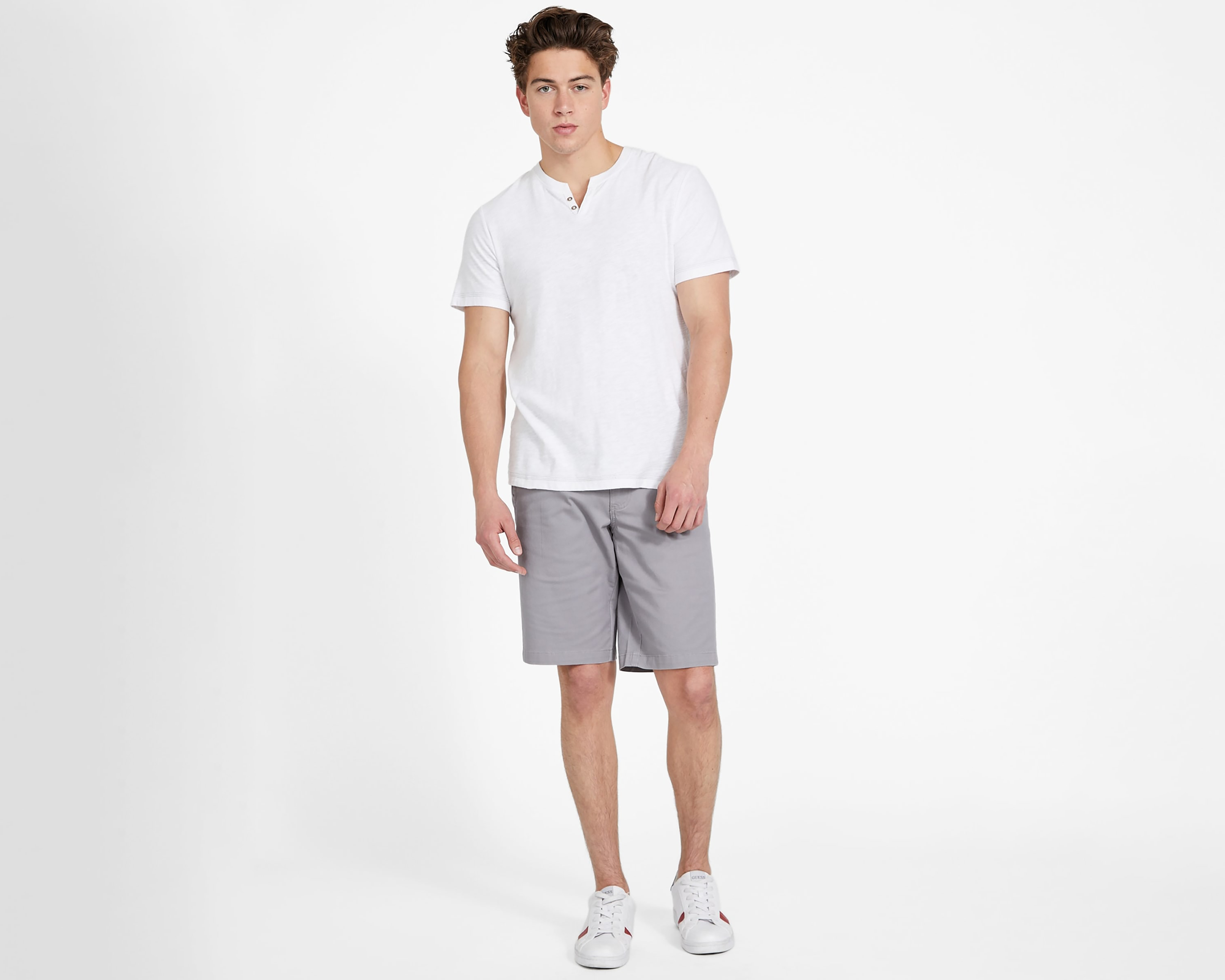 Foto 3 pulgar | Foto 2 | Bermuda Guess para Hombre