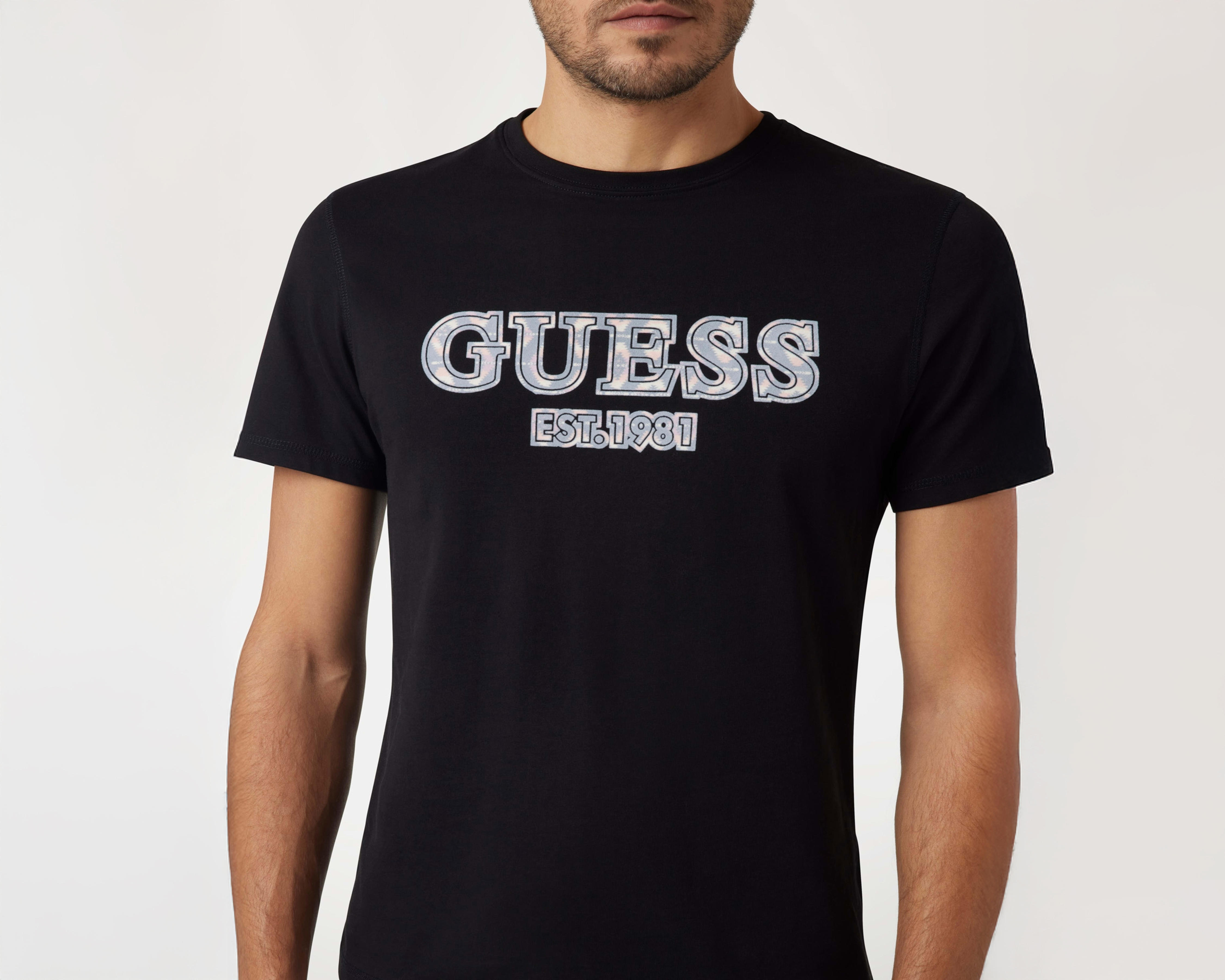 Foto 5 pulgar | Foto 4 | Playera de Cuello Redondo Negra Guess para Hombre