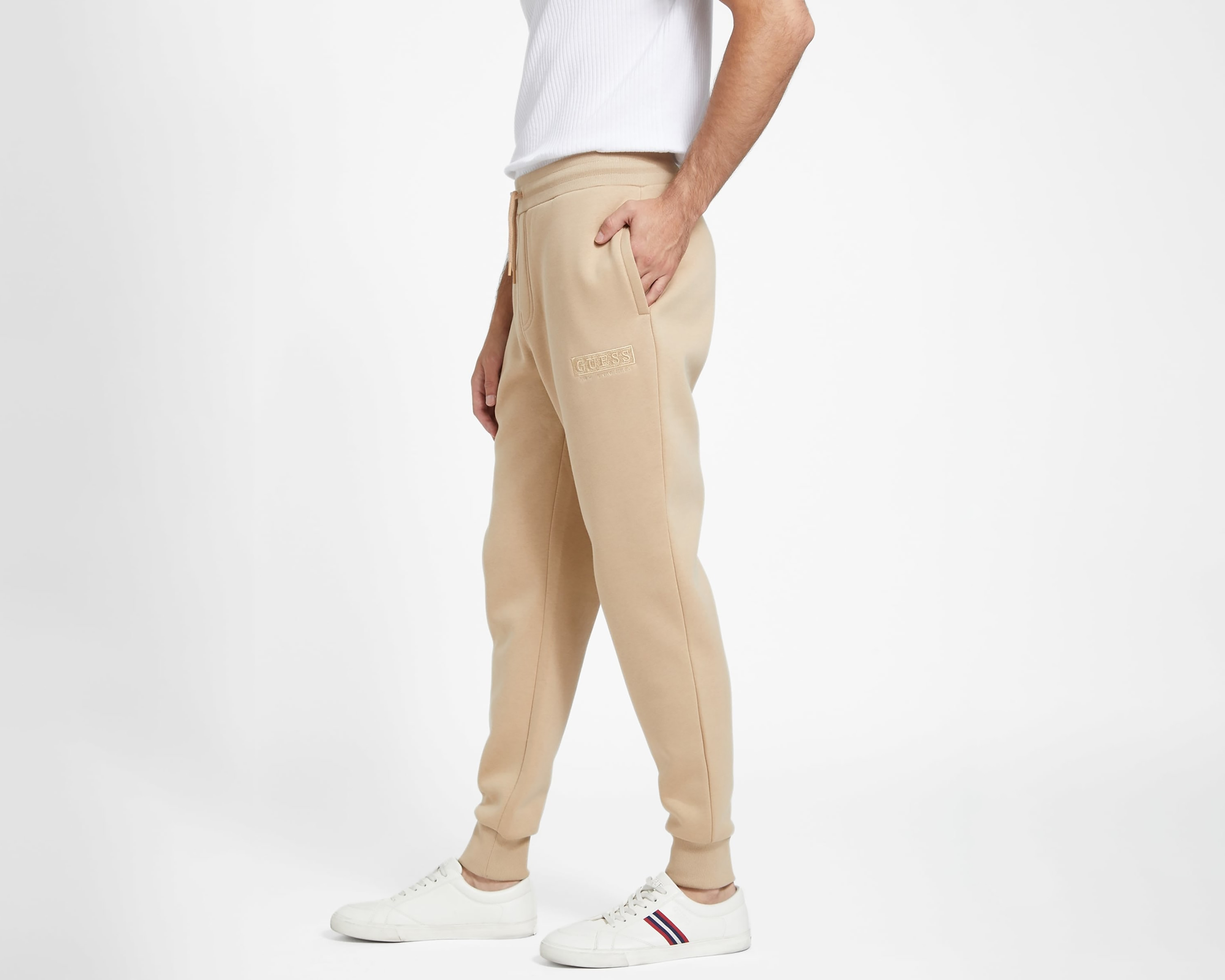 Foto 5 pulgar | Foto 4 | Jogger Guess Beige para Hombre