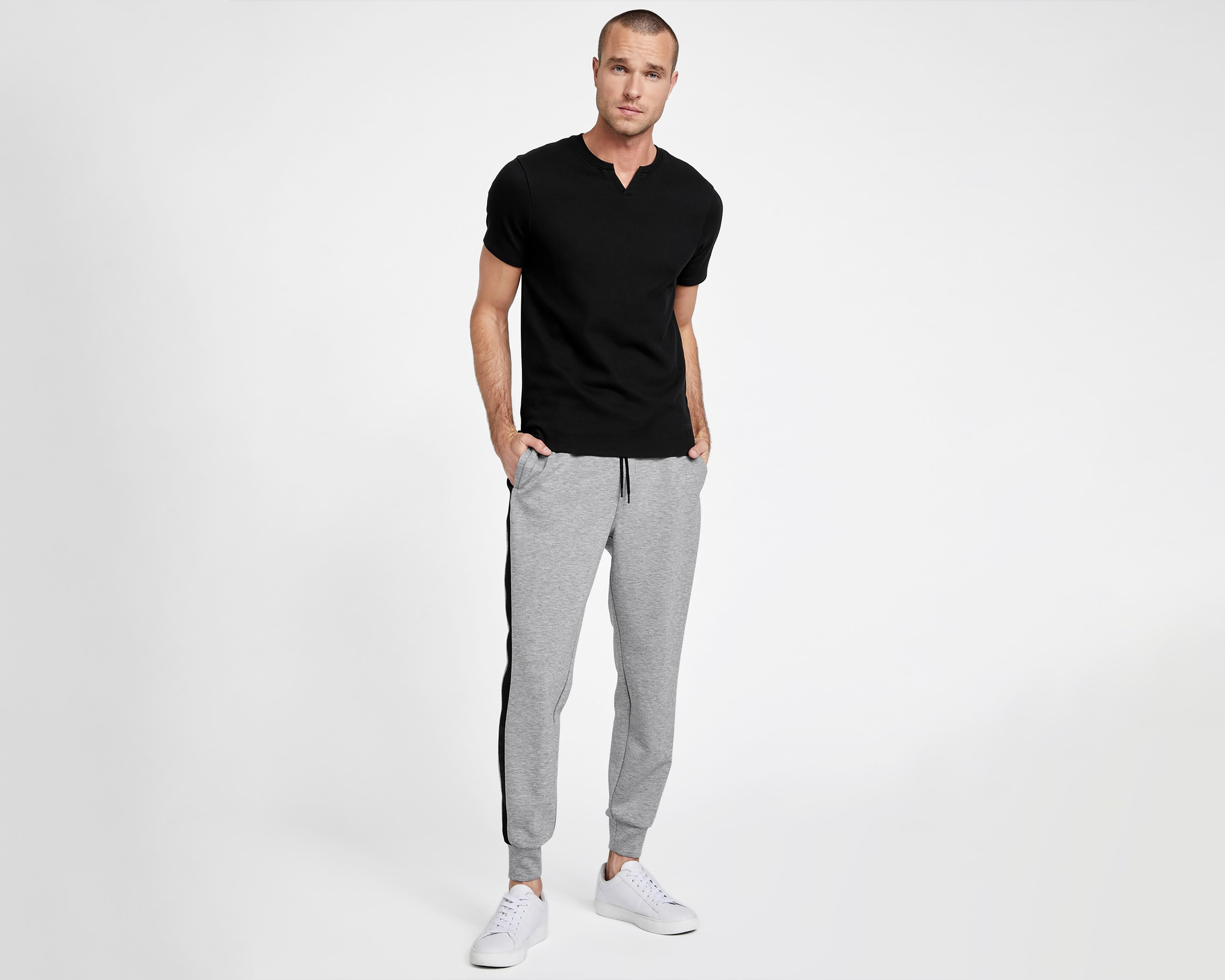 Foto 2 | Foto 2 | Jogger Guess Gris para Hombre