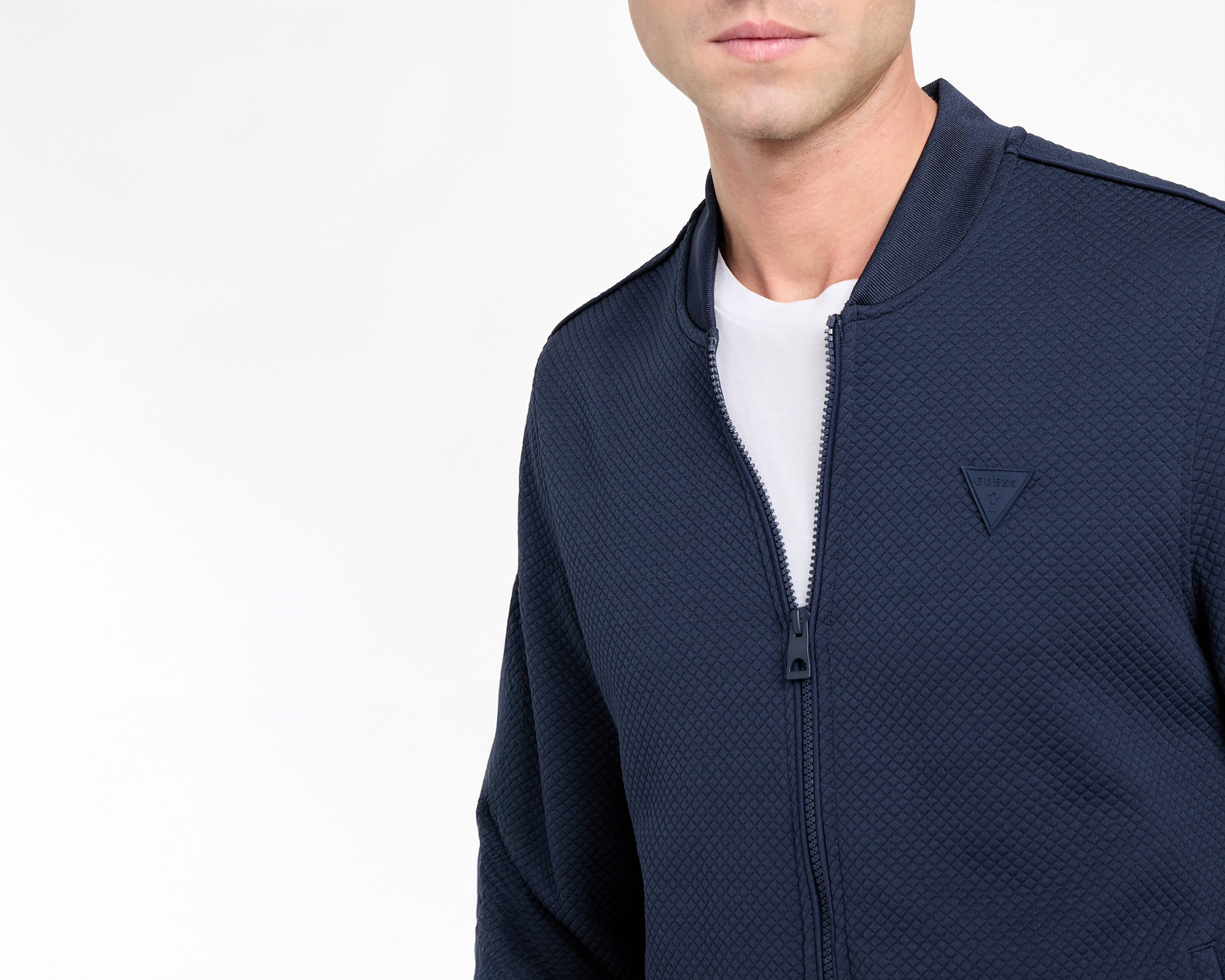 Foto 6 pulgar | Foto 5 | Chamarra Bomber Guess para Hombre