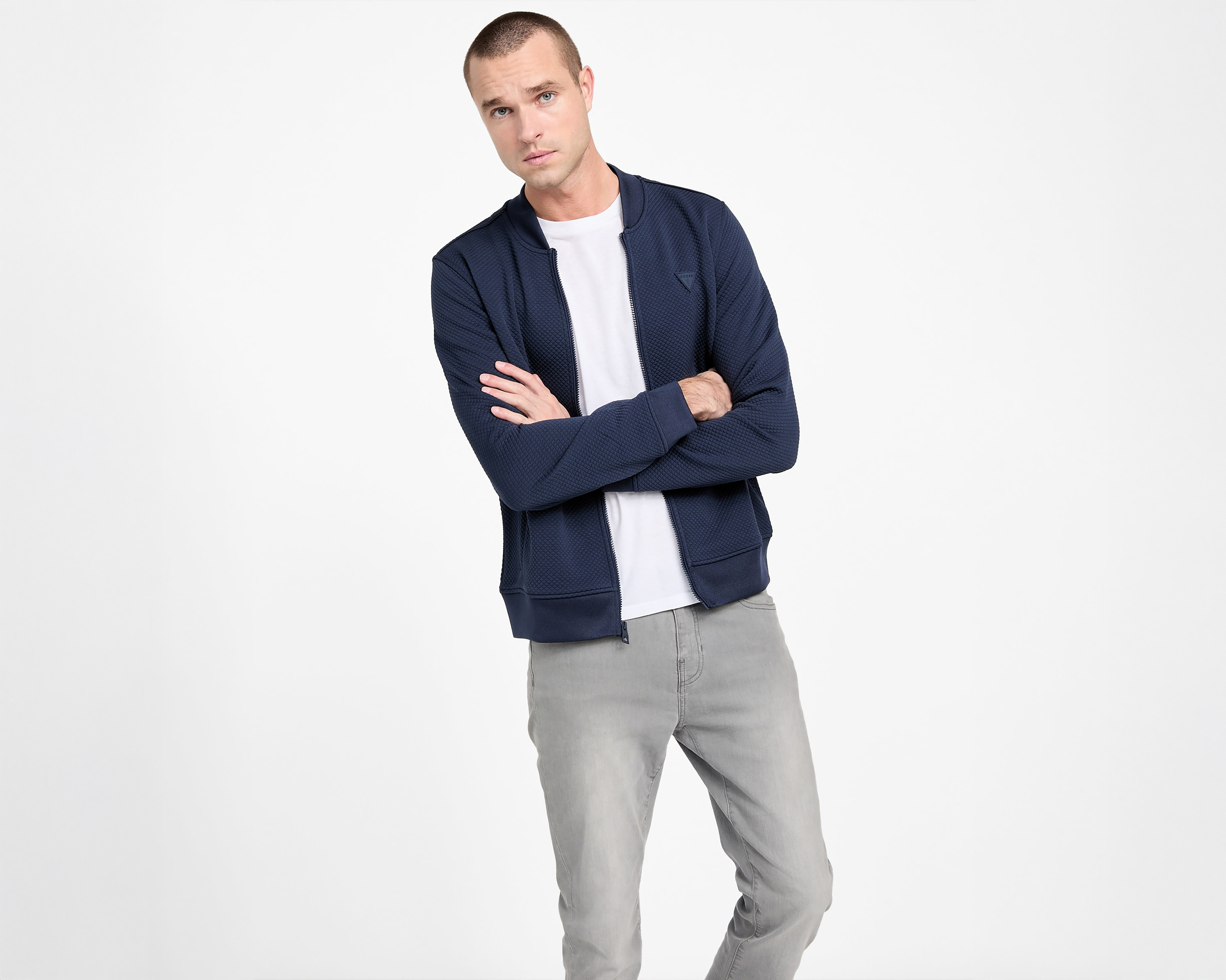 Foto 7 pulgar | Foto 6 | Chamarra Bomber Guess para Hombre