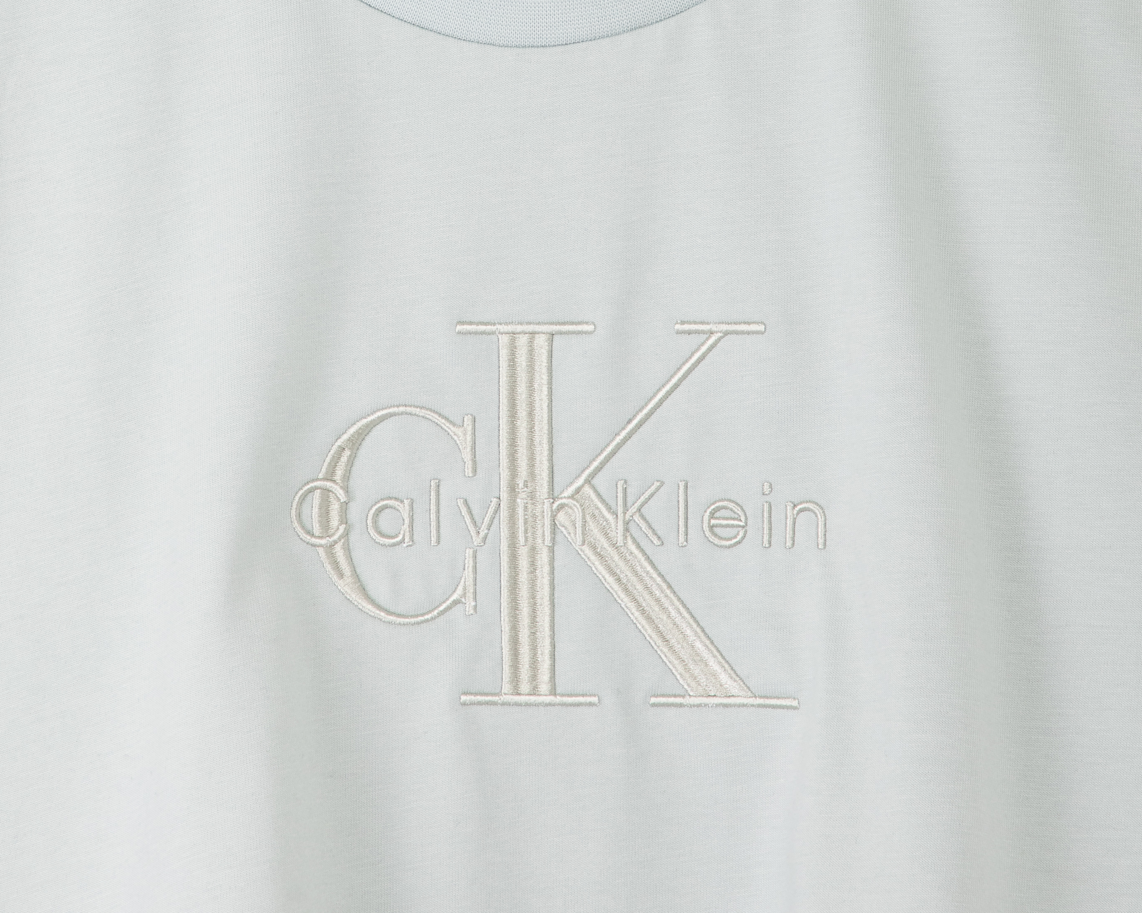 Foto 4 pulgar | Foto 3 | Playera de Cuello Redondo Gris Calvin Klein para Hombre