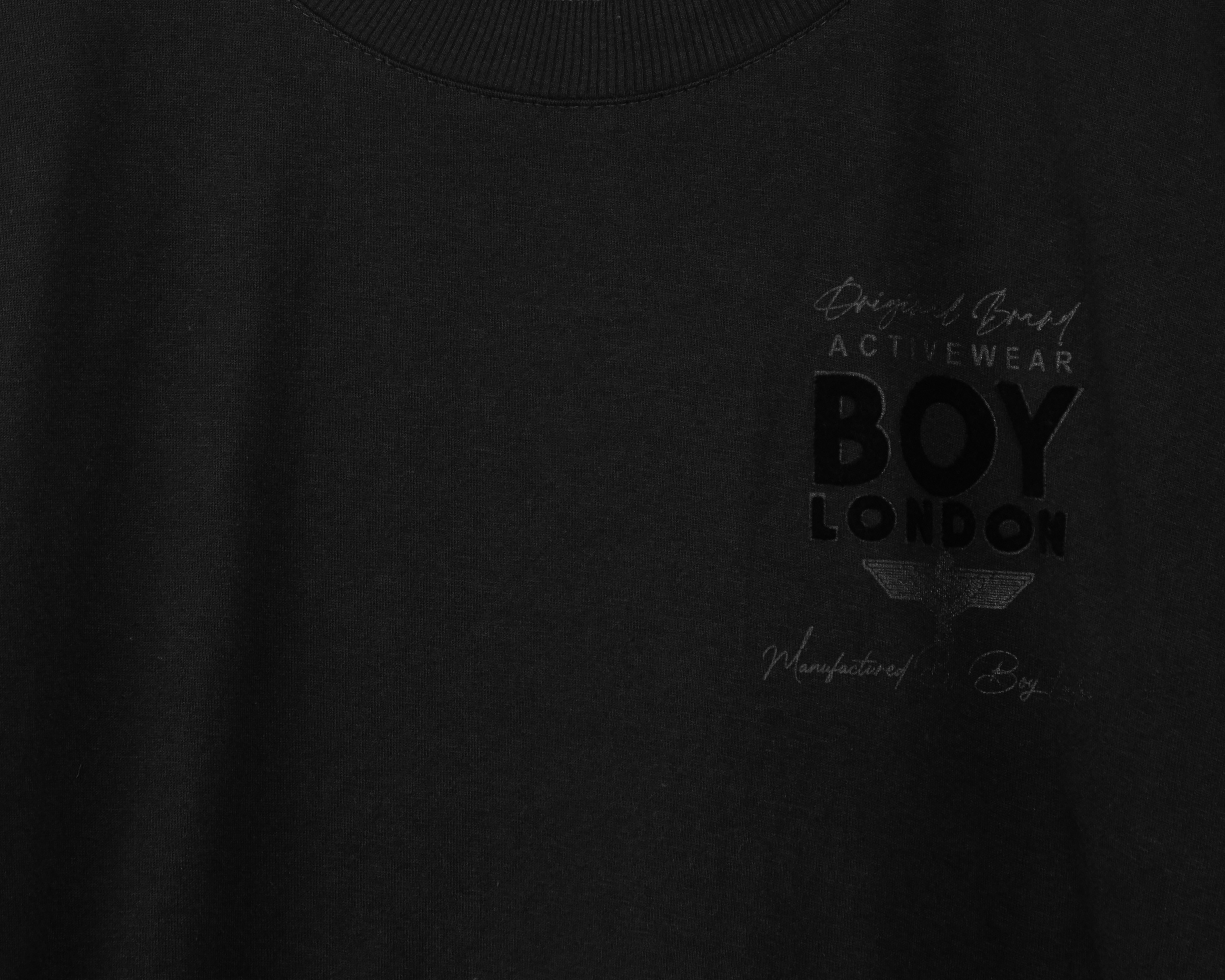 Foto 4 pulgar | Foto 3 | Playera de Cuello Redondo Negra Boy London para Hombre