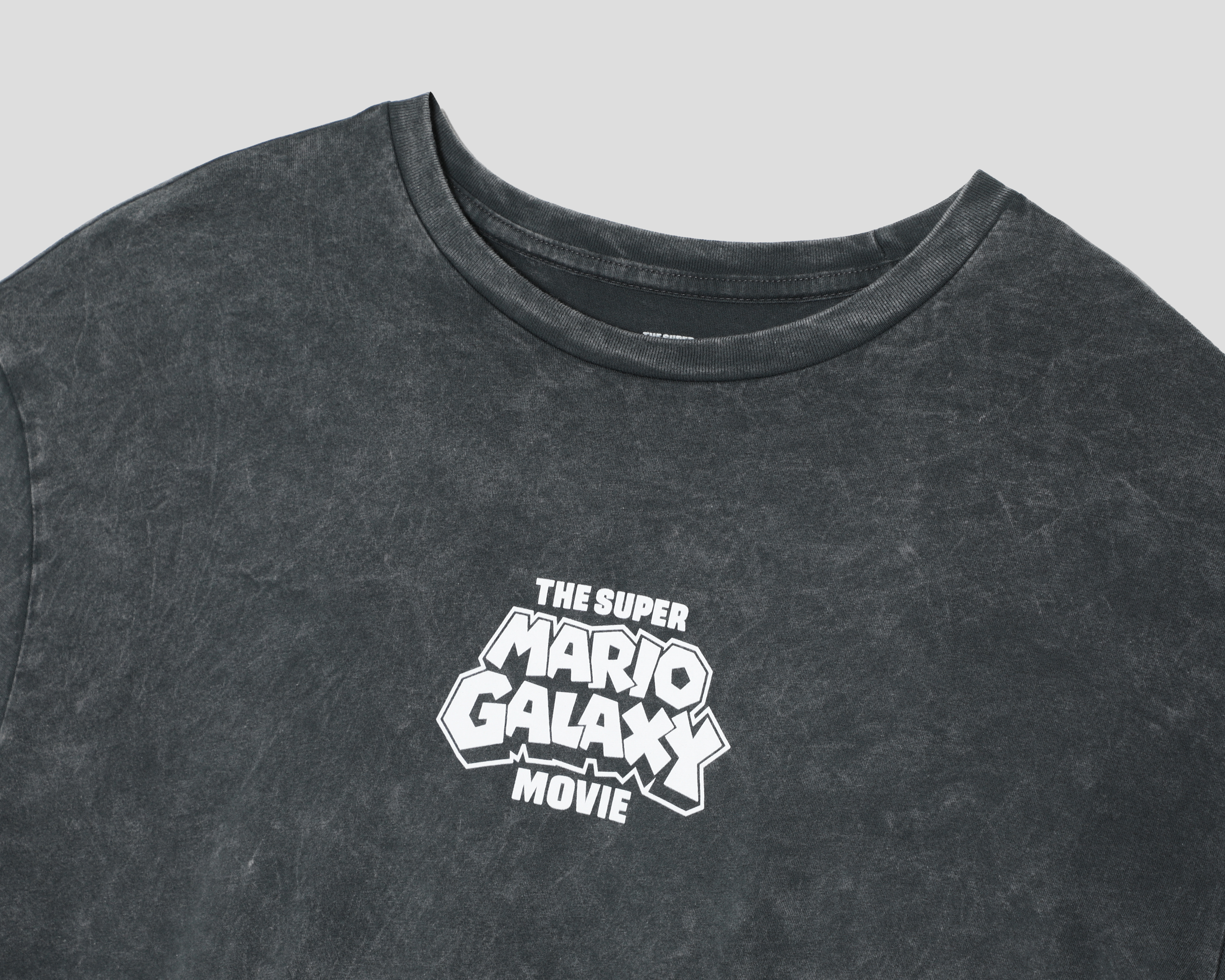 Foto 4 pulgar | Foto 3 | Playera de Cuello Redondo Gris Mario Bros para Hombre