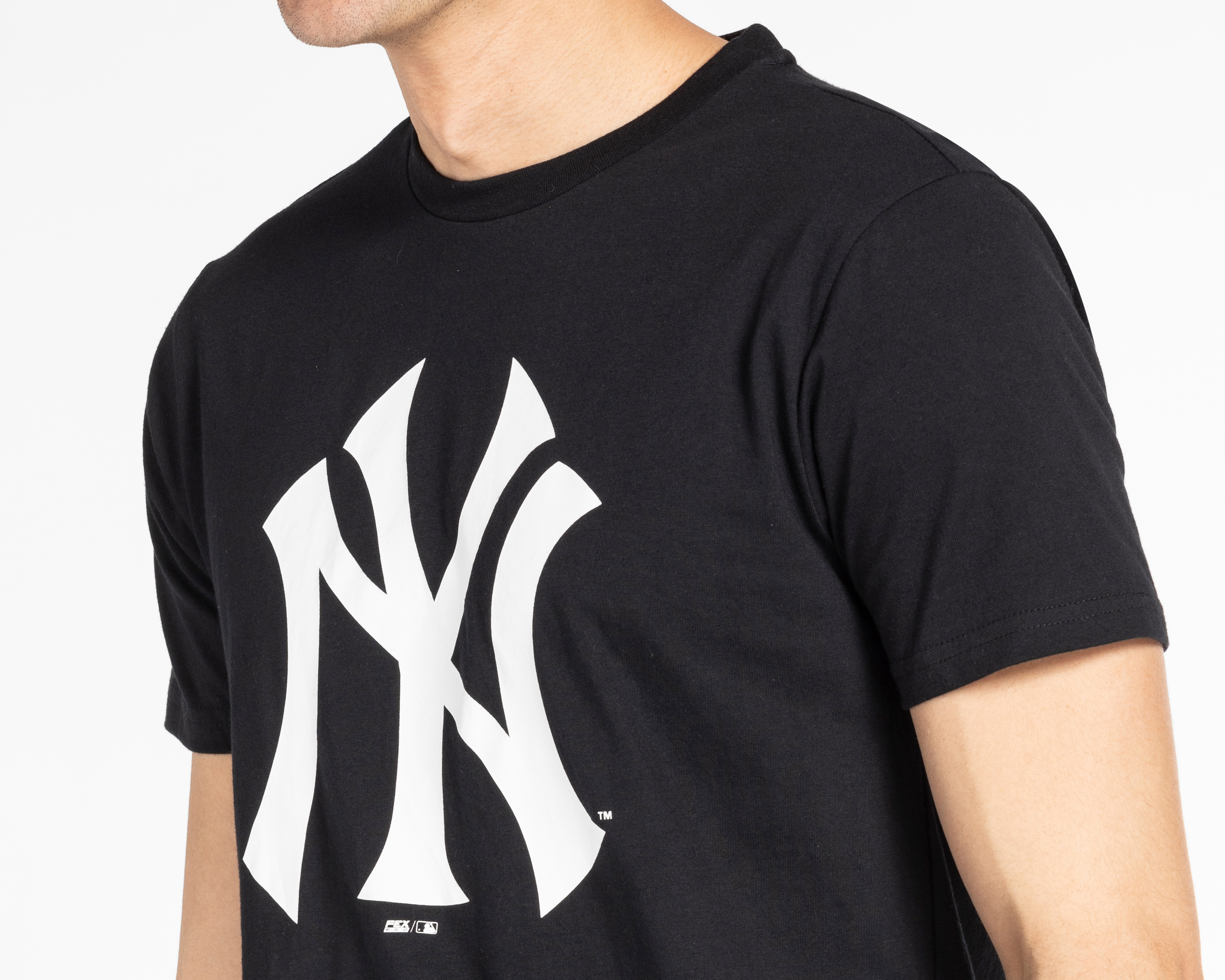 Foto 4 pulgar | Foto 3 | Playera MLB NY Yankees Cuello Redondo
