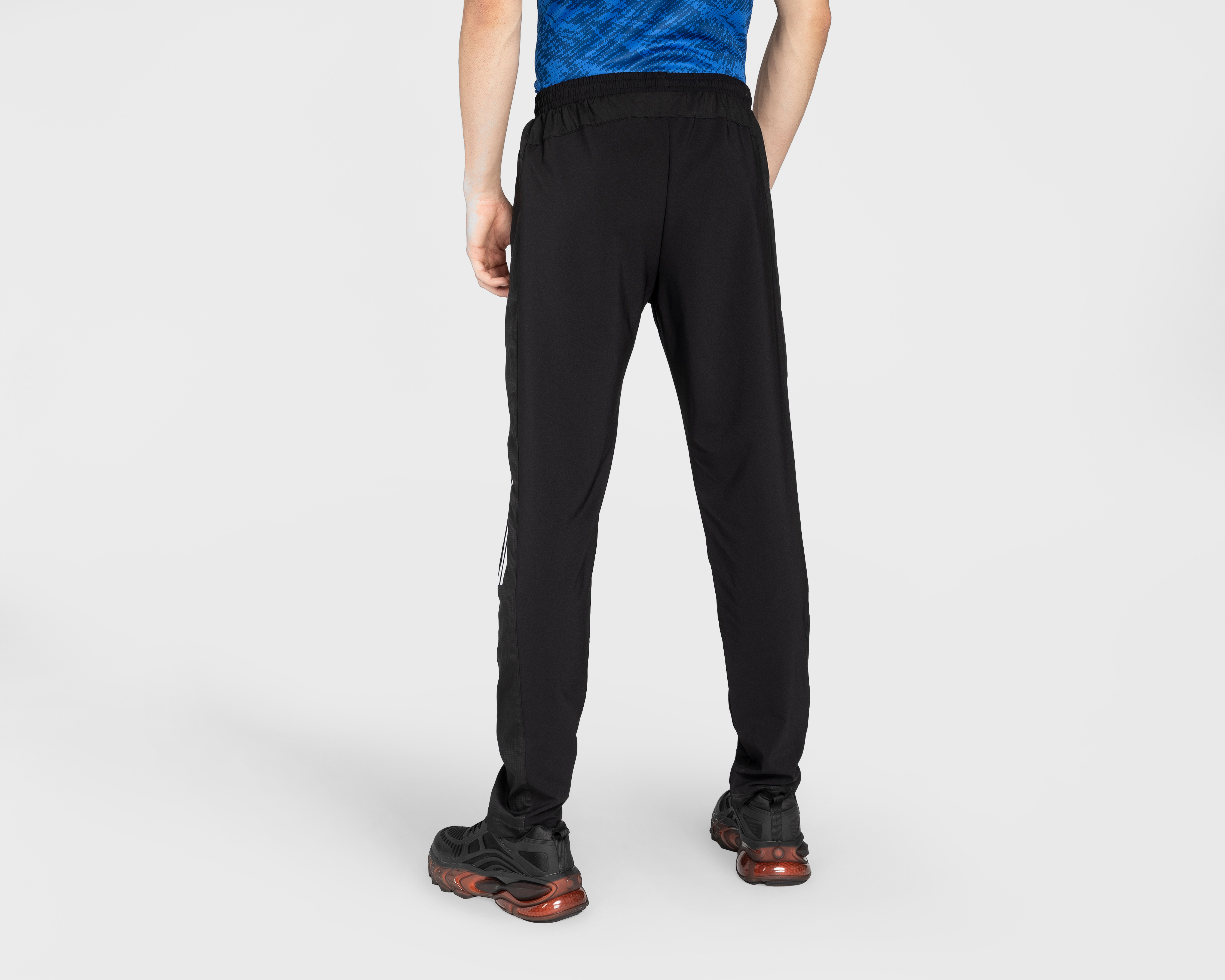 Foto 4 pulgar | Foto 3 | Pants Iron Negros