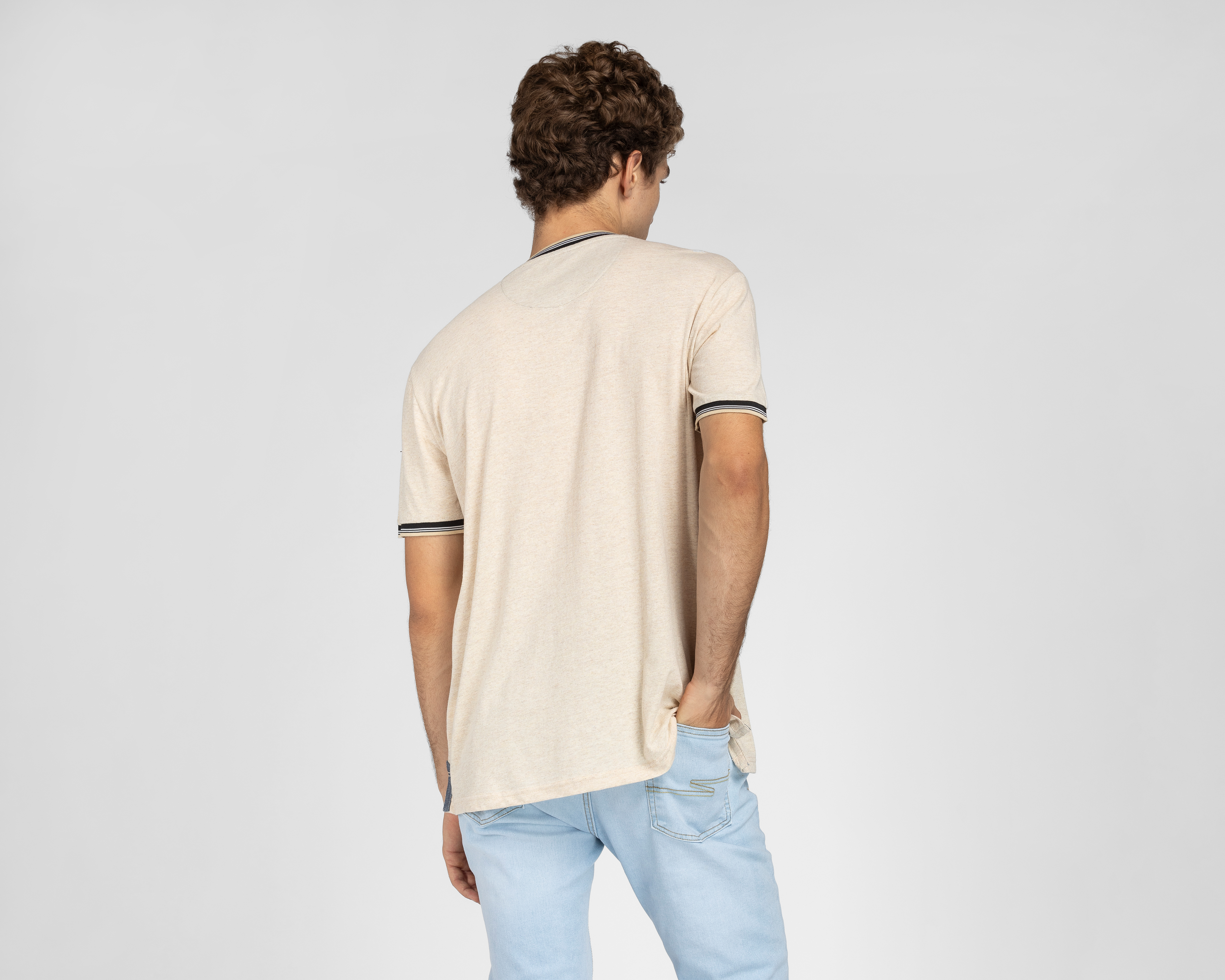 Foto 4 pulgar | Foto 3 | Playera Refill Cuello Mao Beige para Hombre