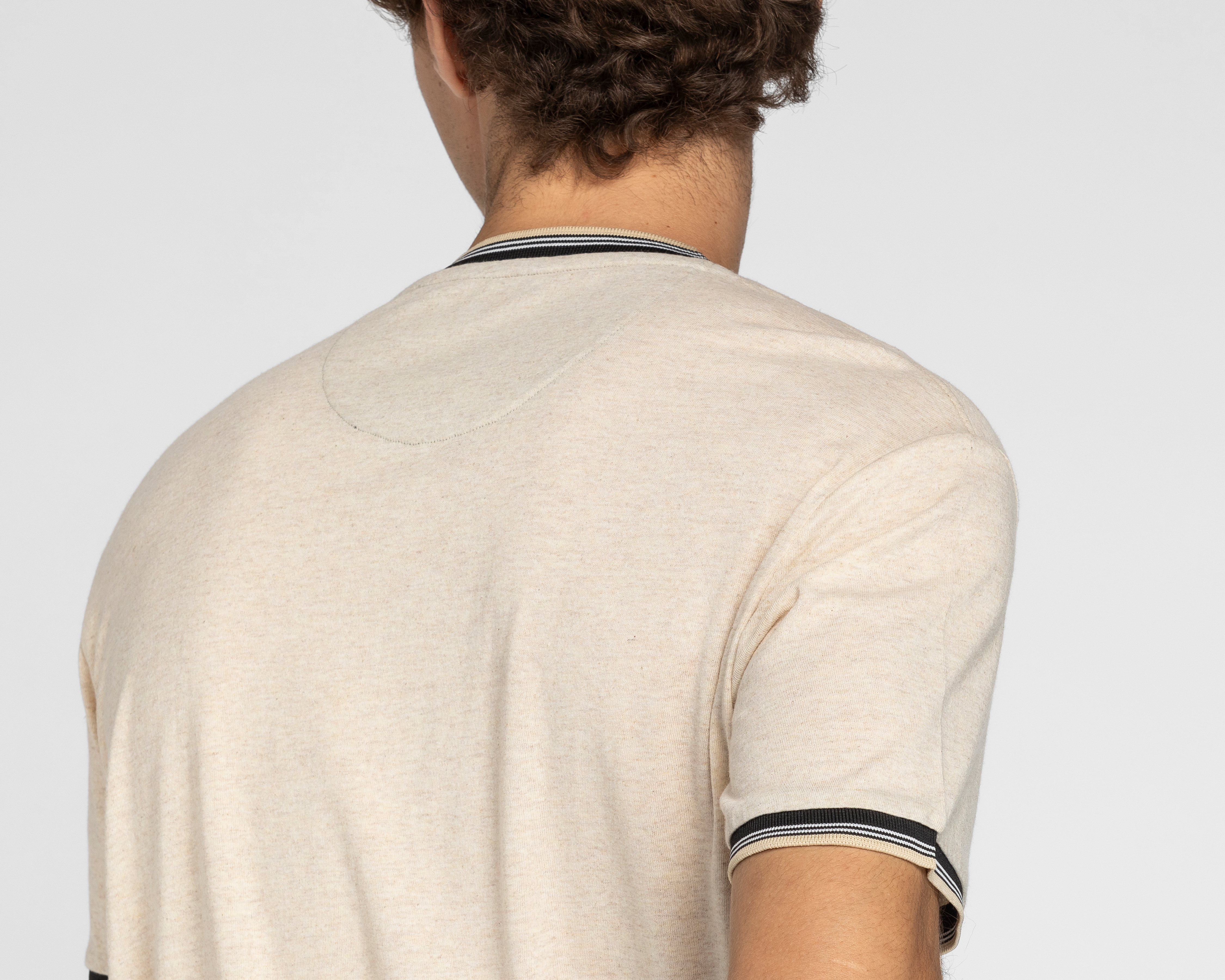 Foto 6 pulgar | Foto 5 | Playera Refill Cuello Mao Beige para Hombre