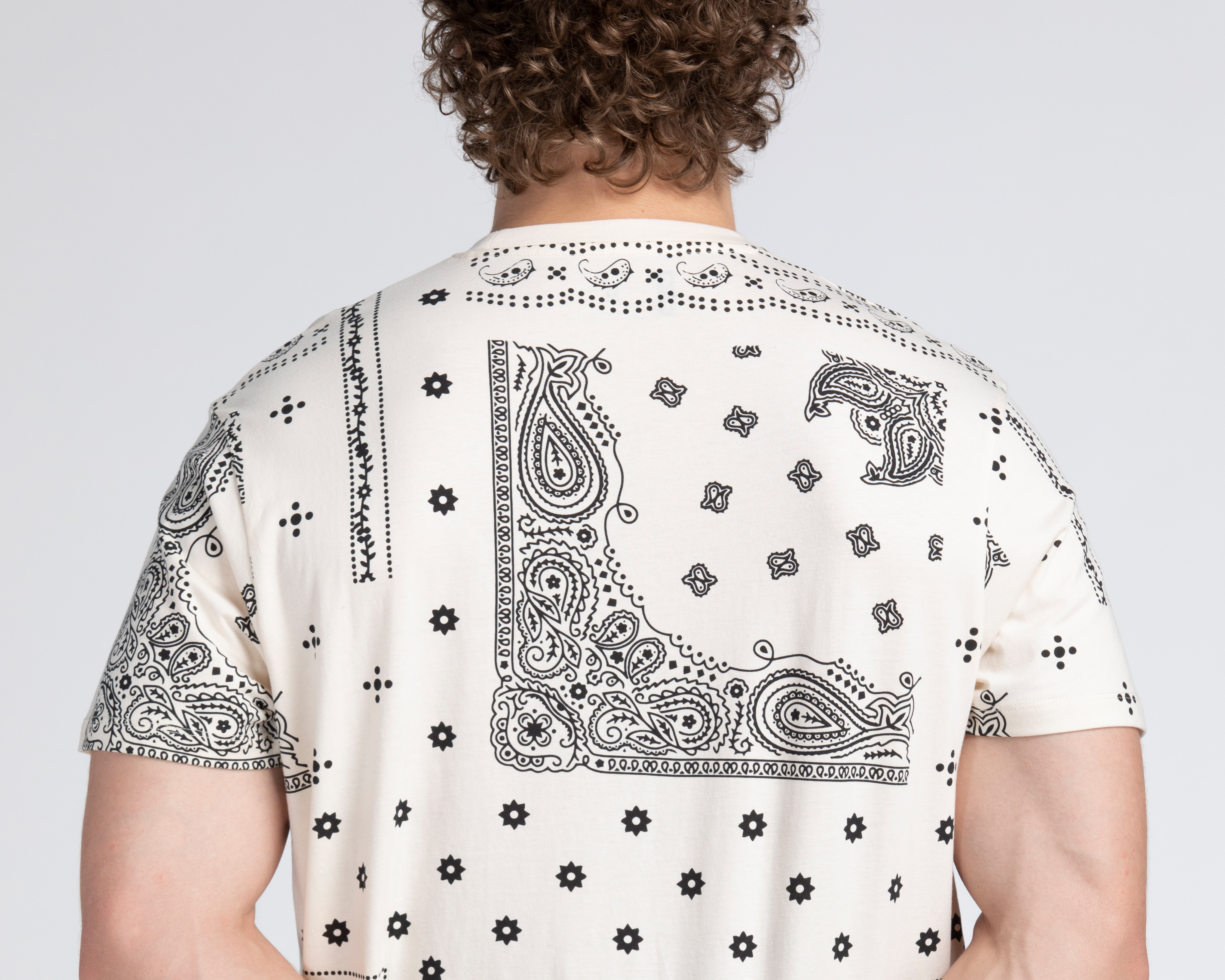 Foto 4 pulgar | Foto 3 | Playera Neo*City Cuello Redondo