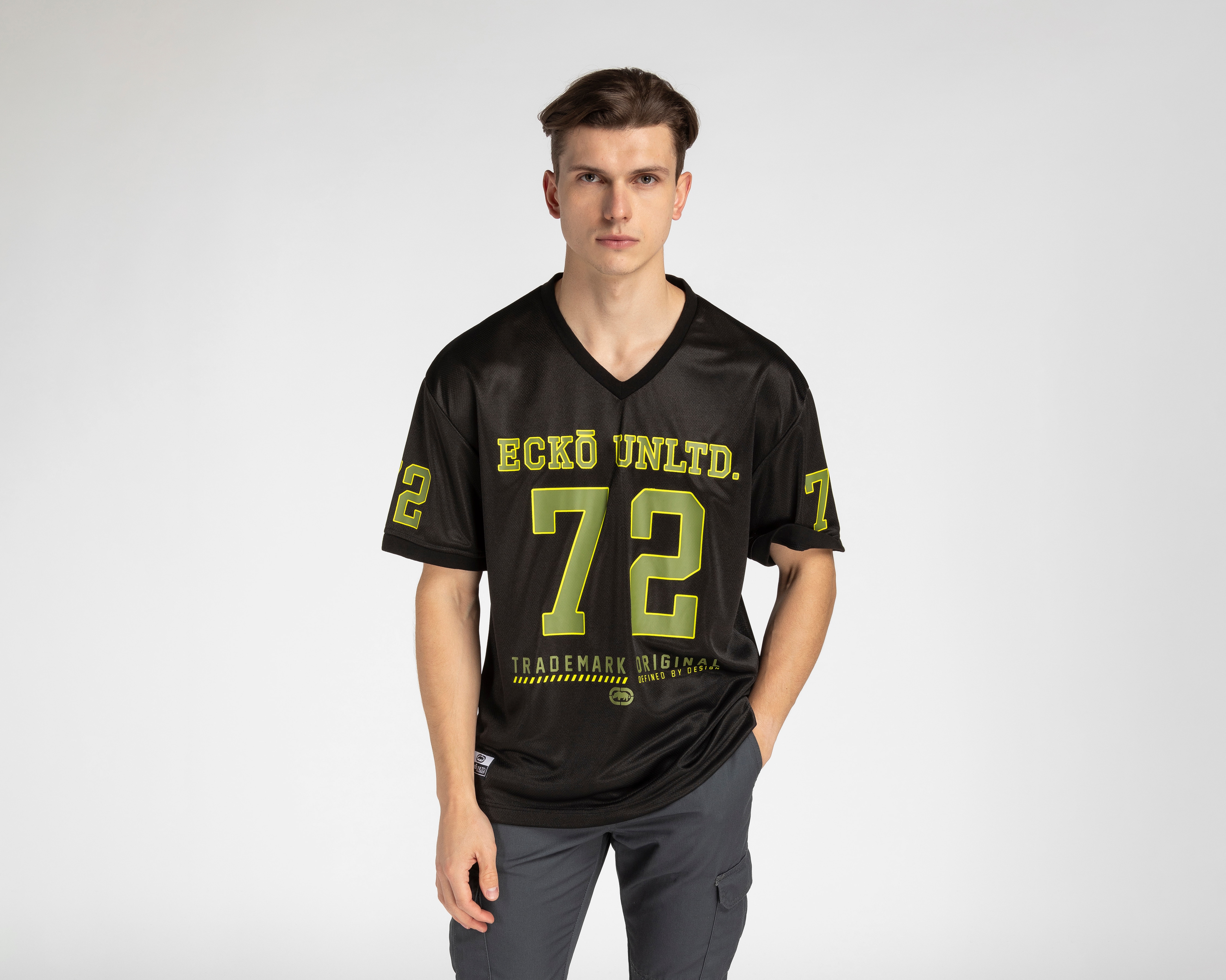 Playera Ecko Unltd. de Cuello V