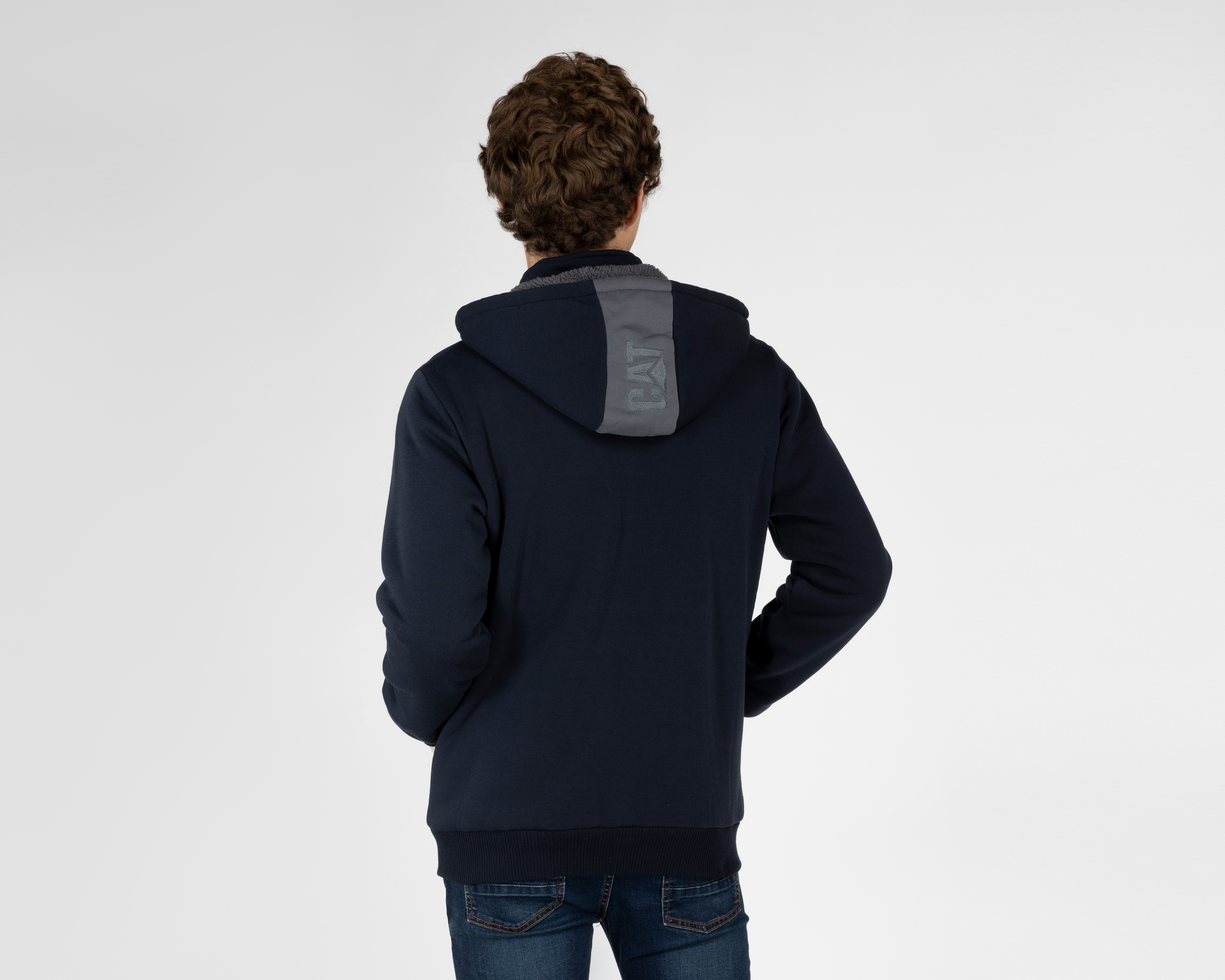 Foto 3 pulgar | Foto 2 | Sudadera CAT con Capucha