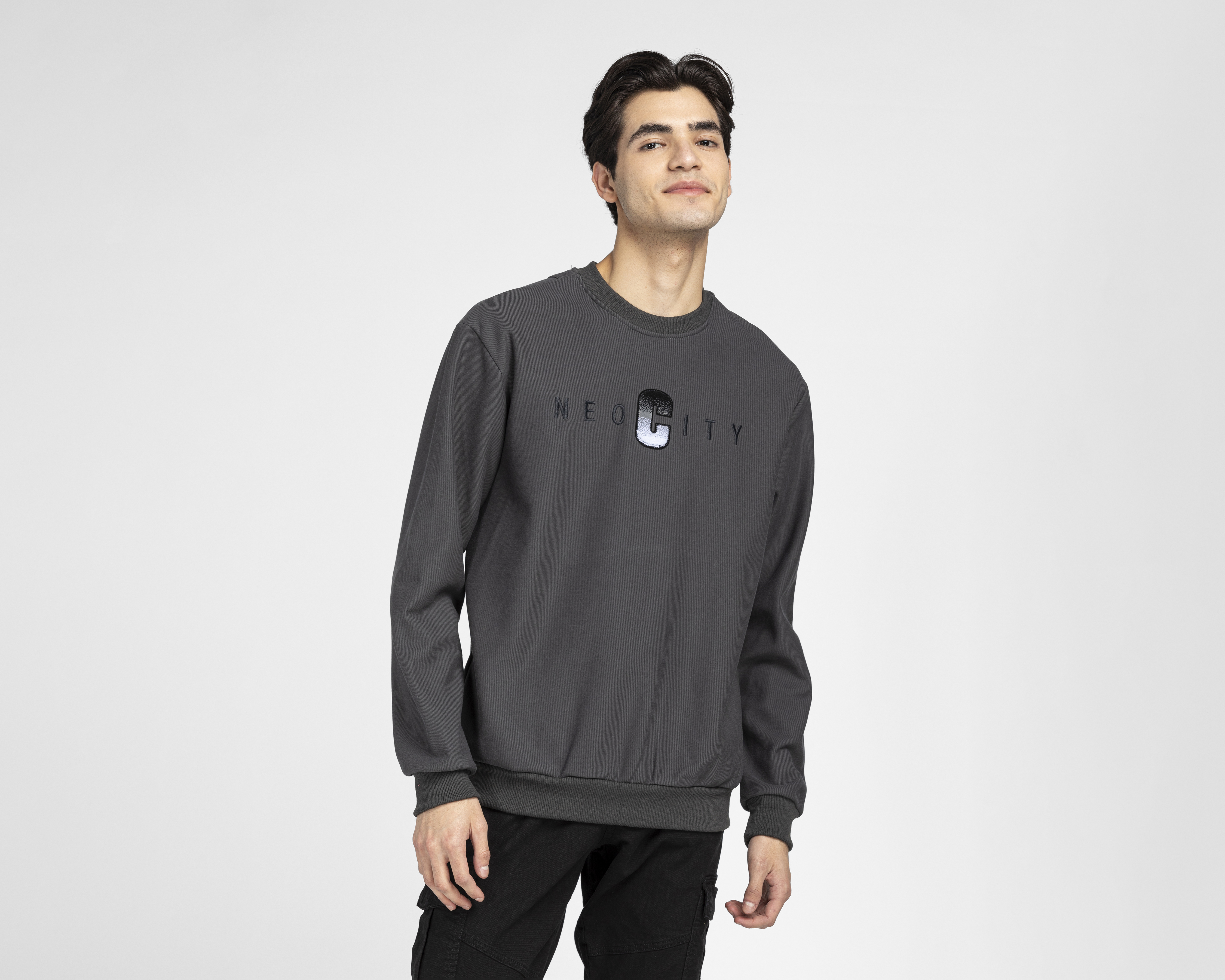 Foto 2 pulgar | Foto 1 | Sudadera Neo*City