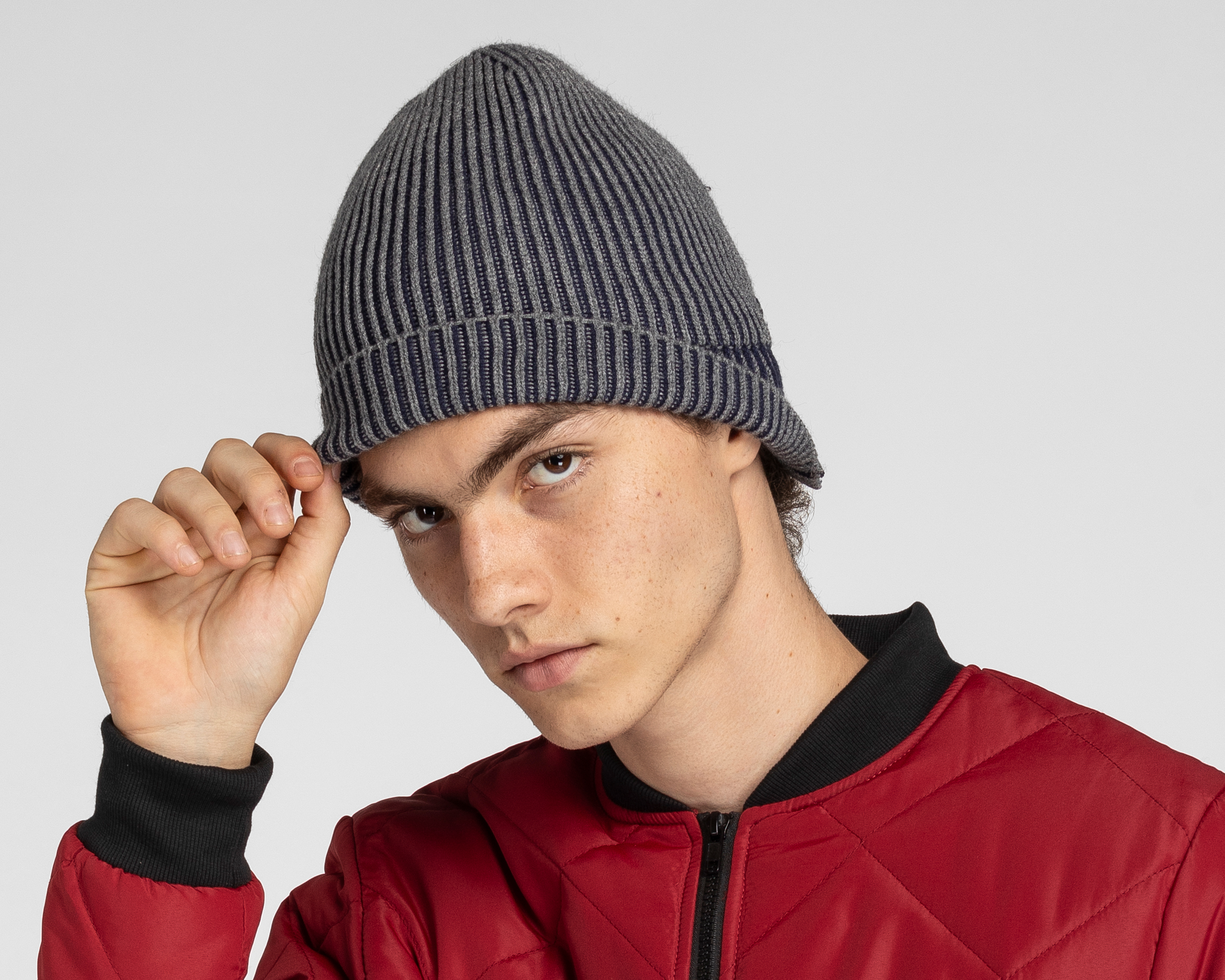 Foto 5 pulgar | Foto 4 | Gorro Neo*City