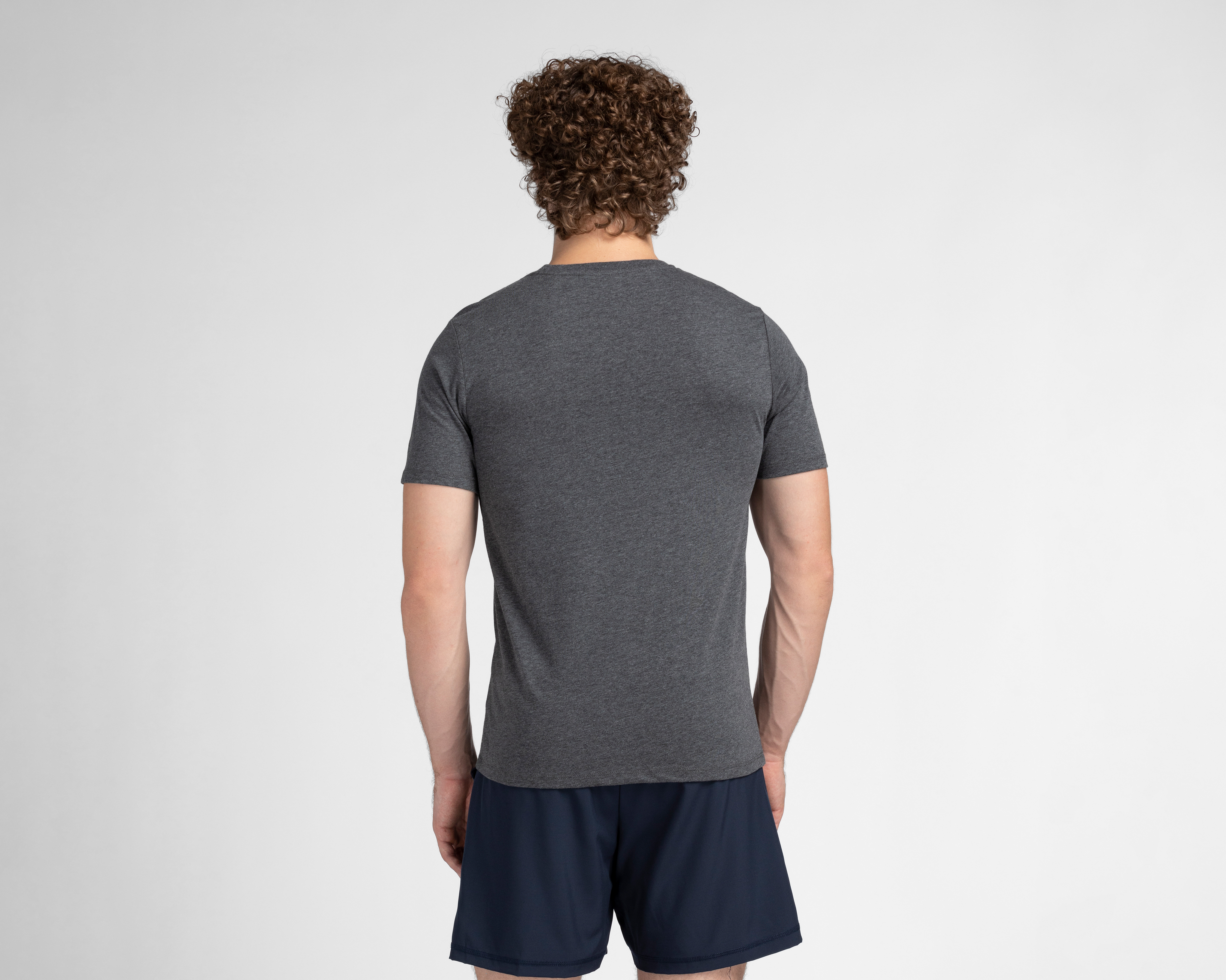 Foto 3 pulgar | Foto 2 | Playera Champion Cuello Redondo