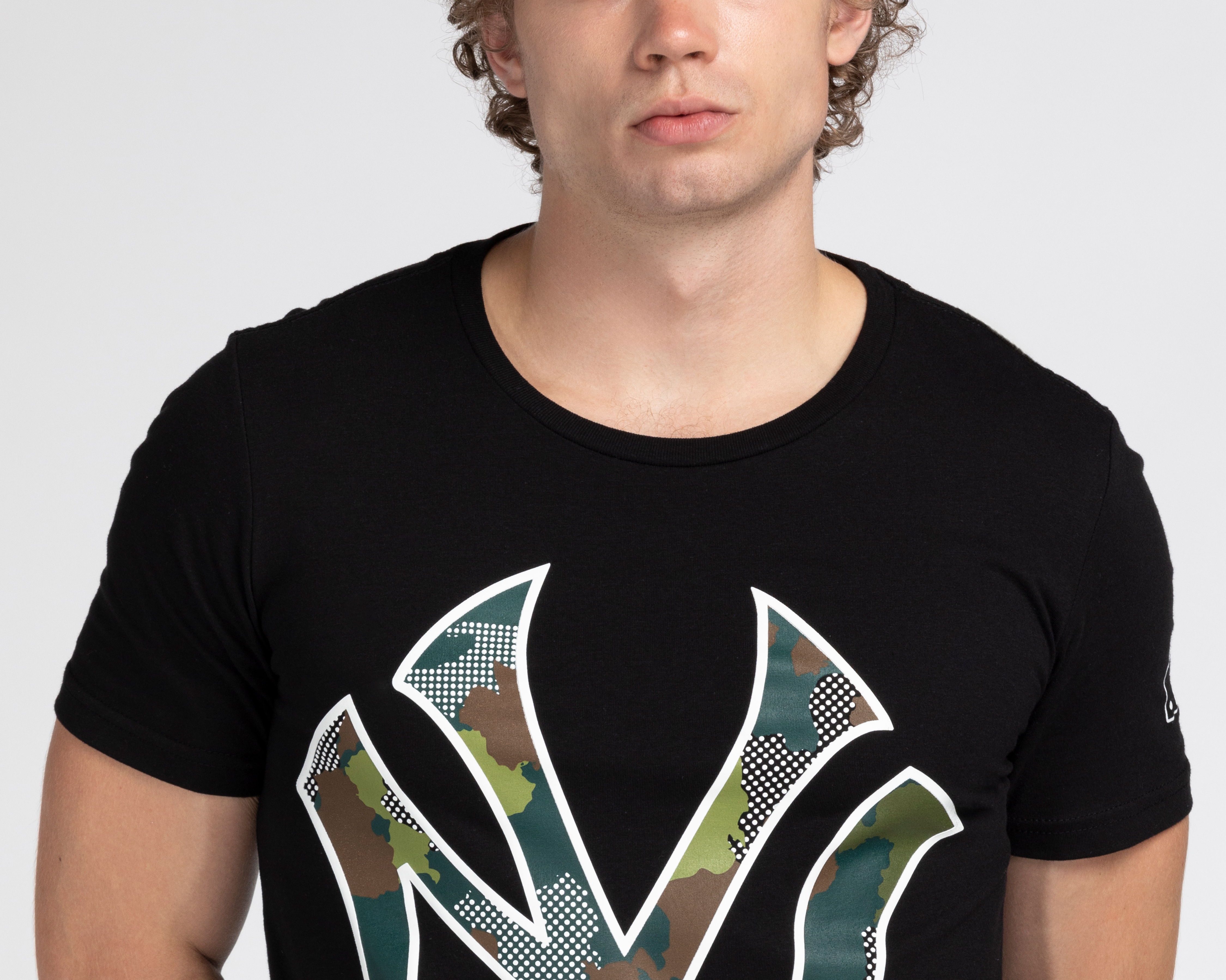 Foto 4 pulgar | Foto 3 | Playera MLB New York Yankees Cuello Redondo