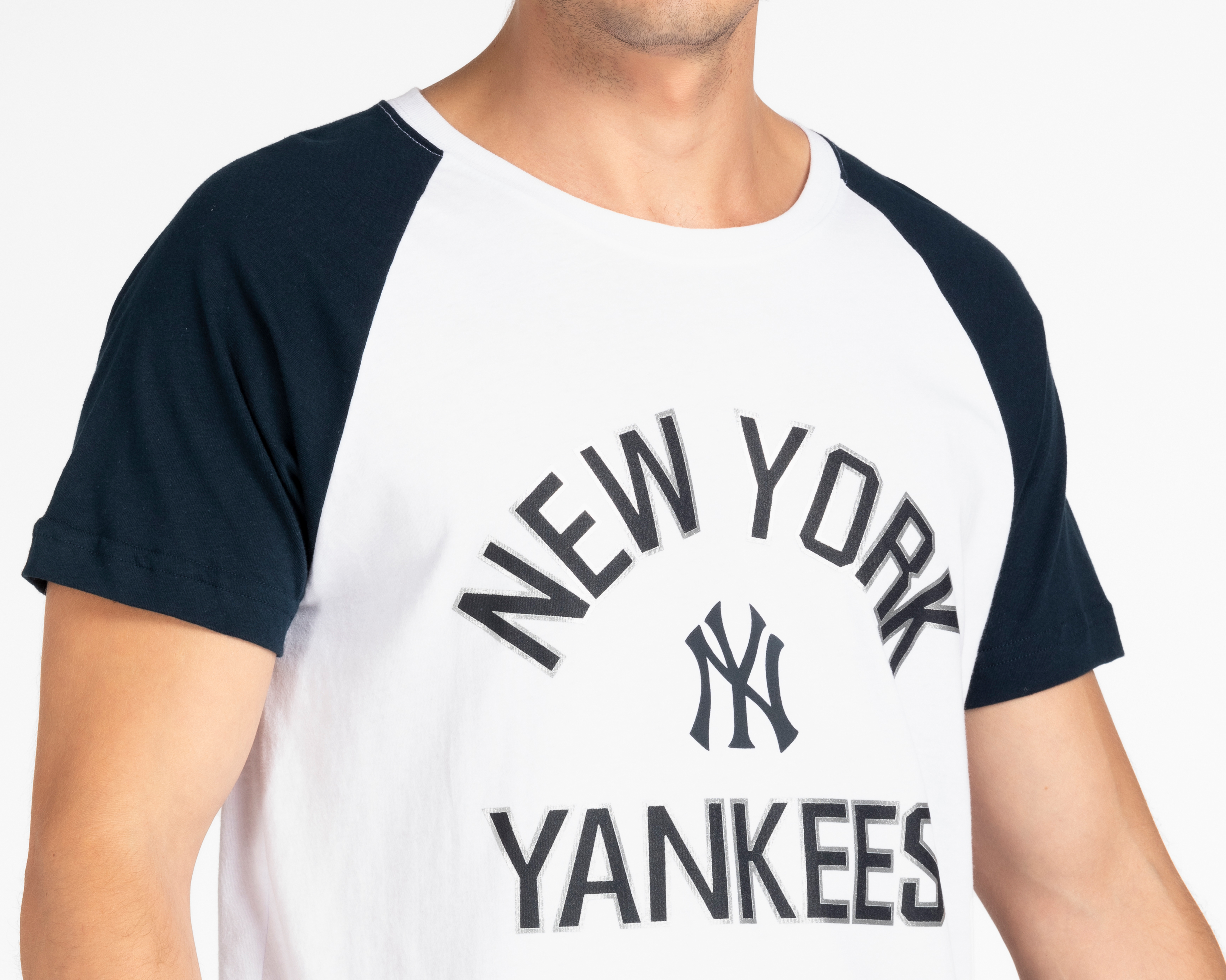 Foto 4 pulgar | Foto 3 | Playera MLB NY Yankees Cuello Redondo