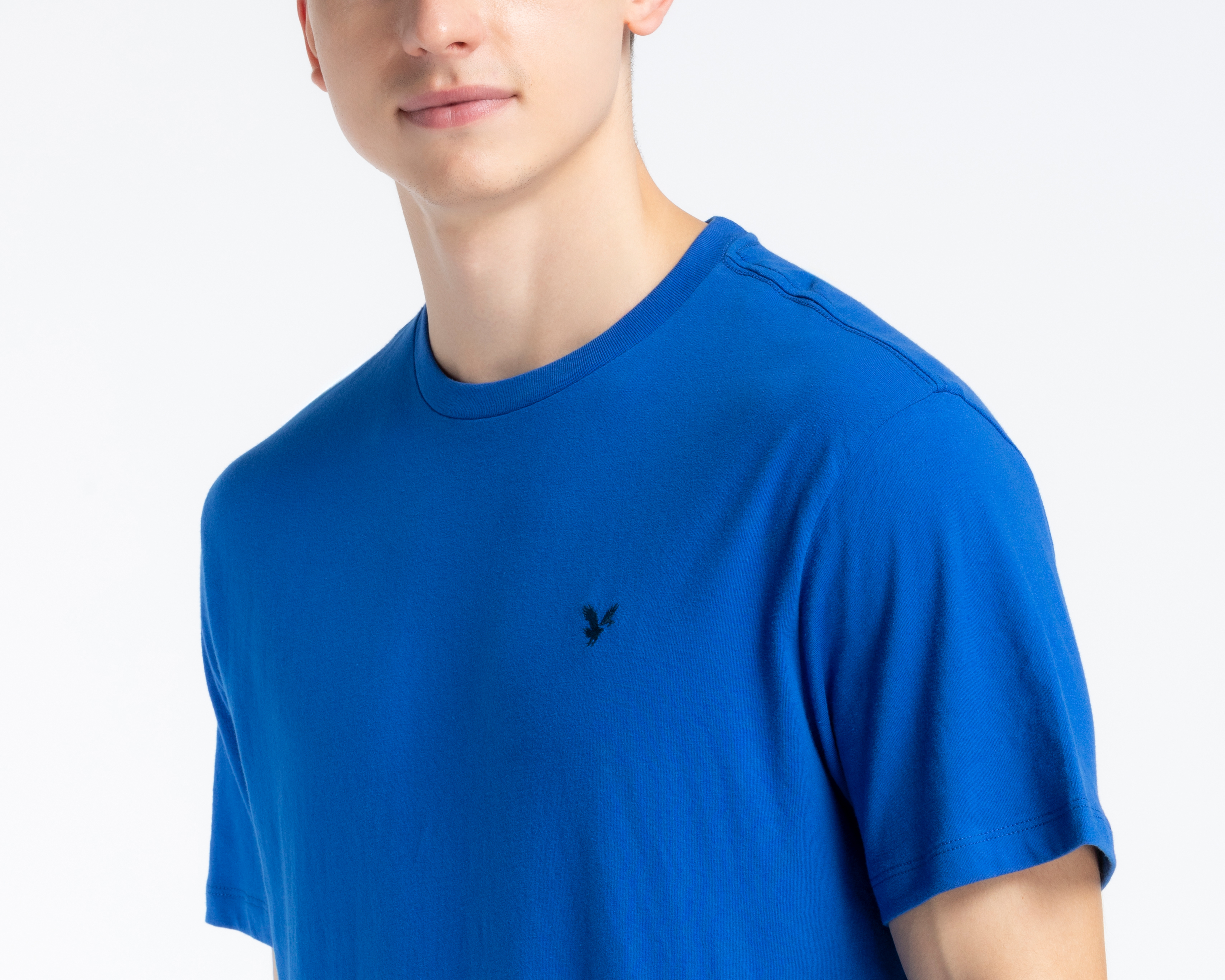 Foto 4 pulgar | Foto 3 | Playera American Eagle Cuello Redondo