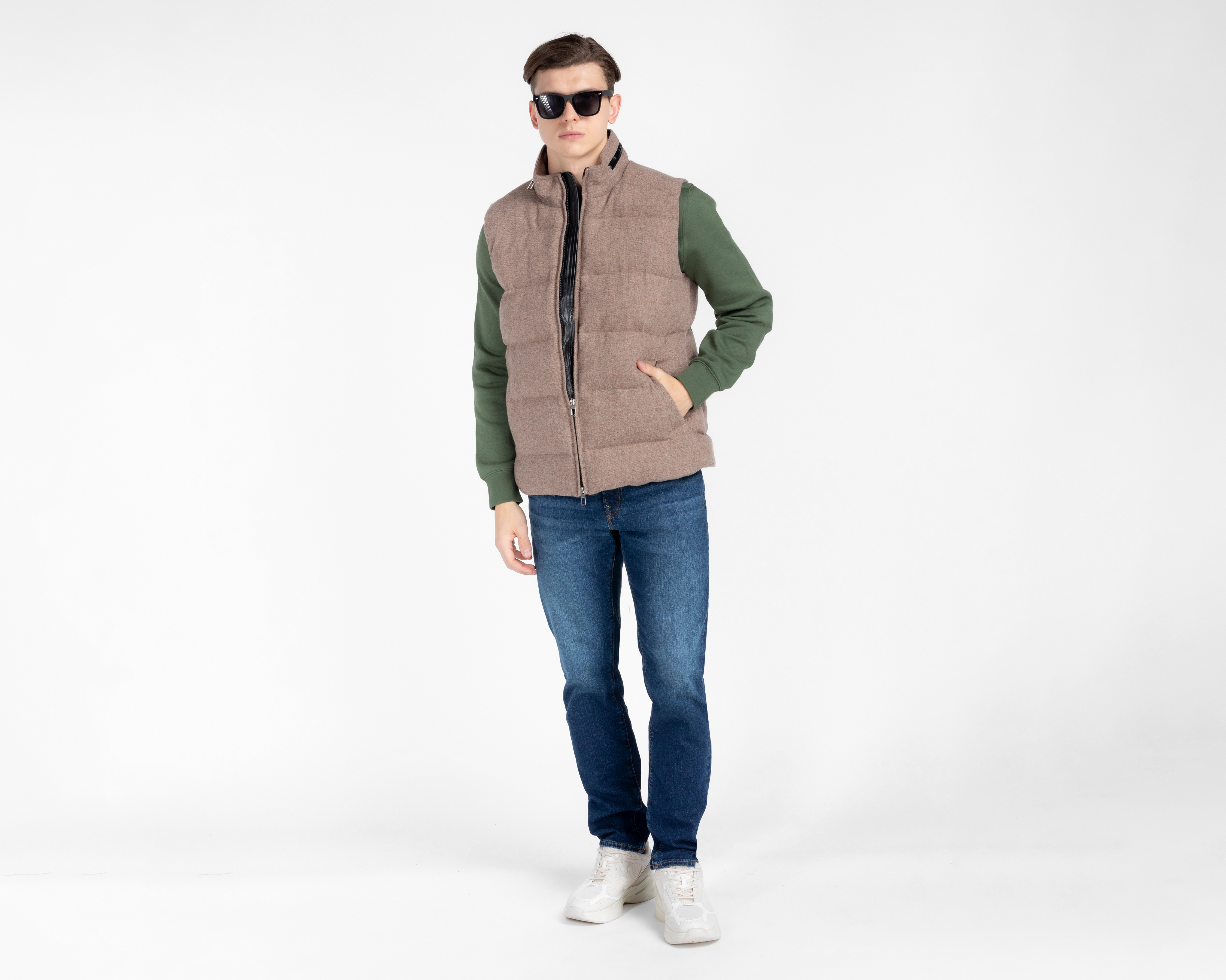 Foto 3 pulgar | Foto 2 | Chaleco Porto Sur con Capucha