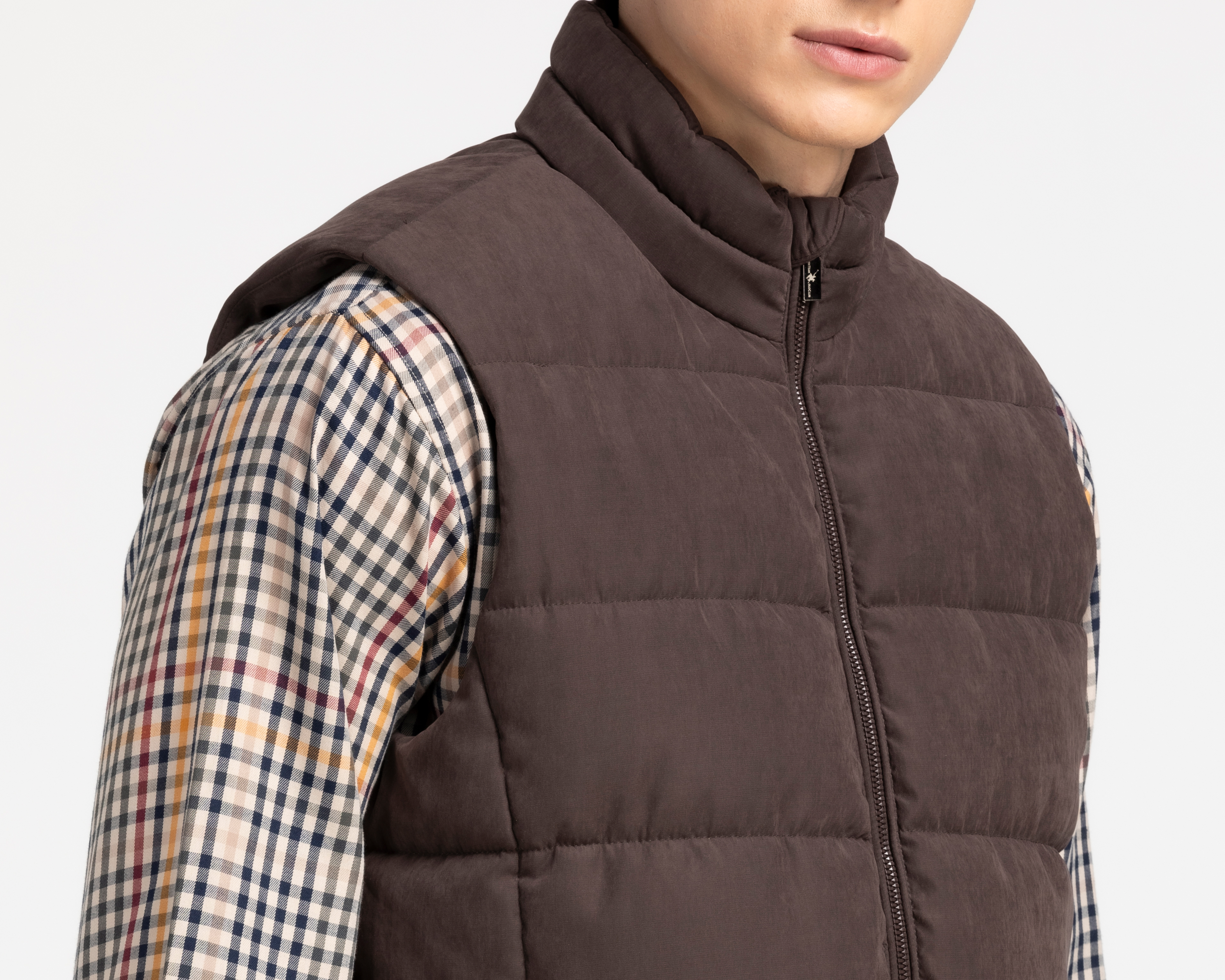 Foto 4 pulgar | Foto 3 | Chaleco York Team Polo Club Capitonado