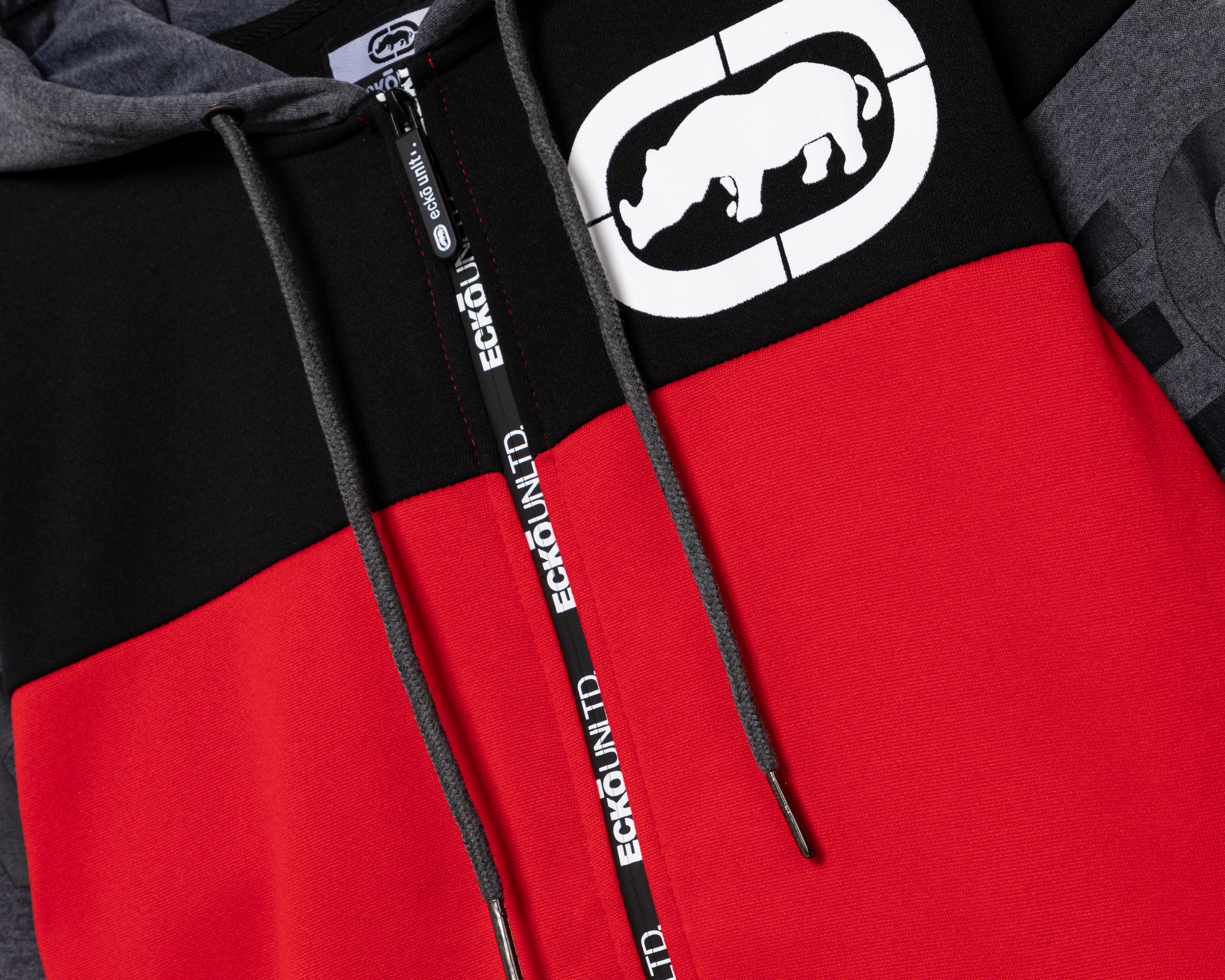 Foto 4 pulgar | Foto 3 | Sudadera Eckó Unltd. con Capucha