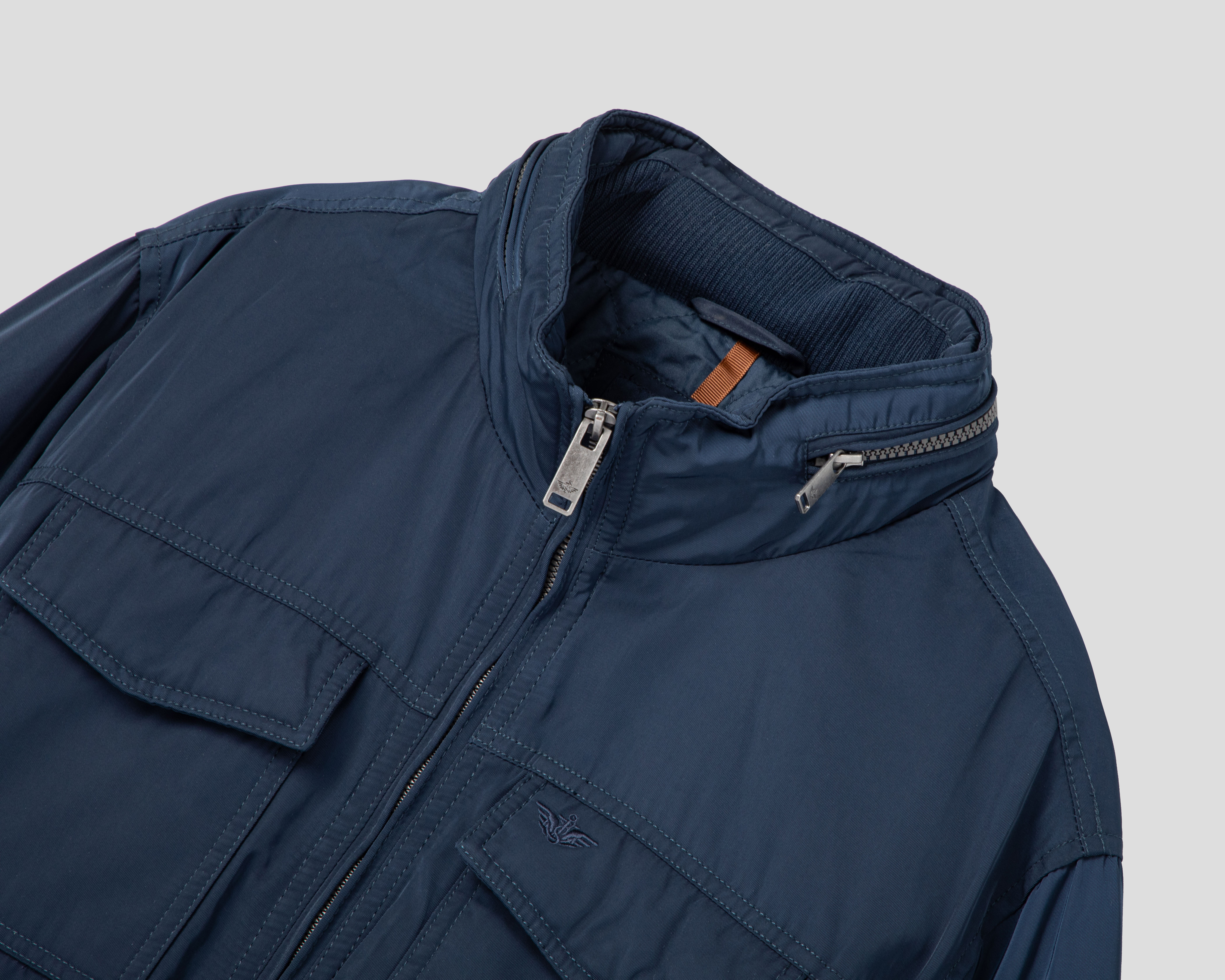 Foto 4 pulgar | Foto 3 | Chamarra Dockers con Capucha