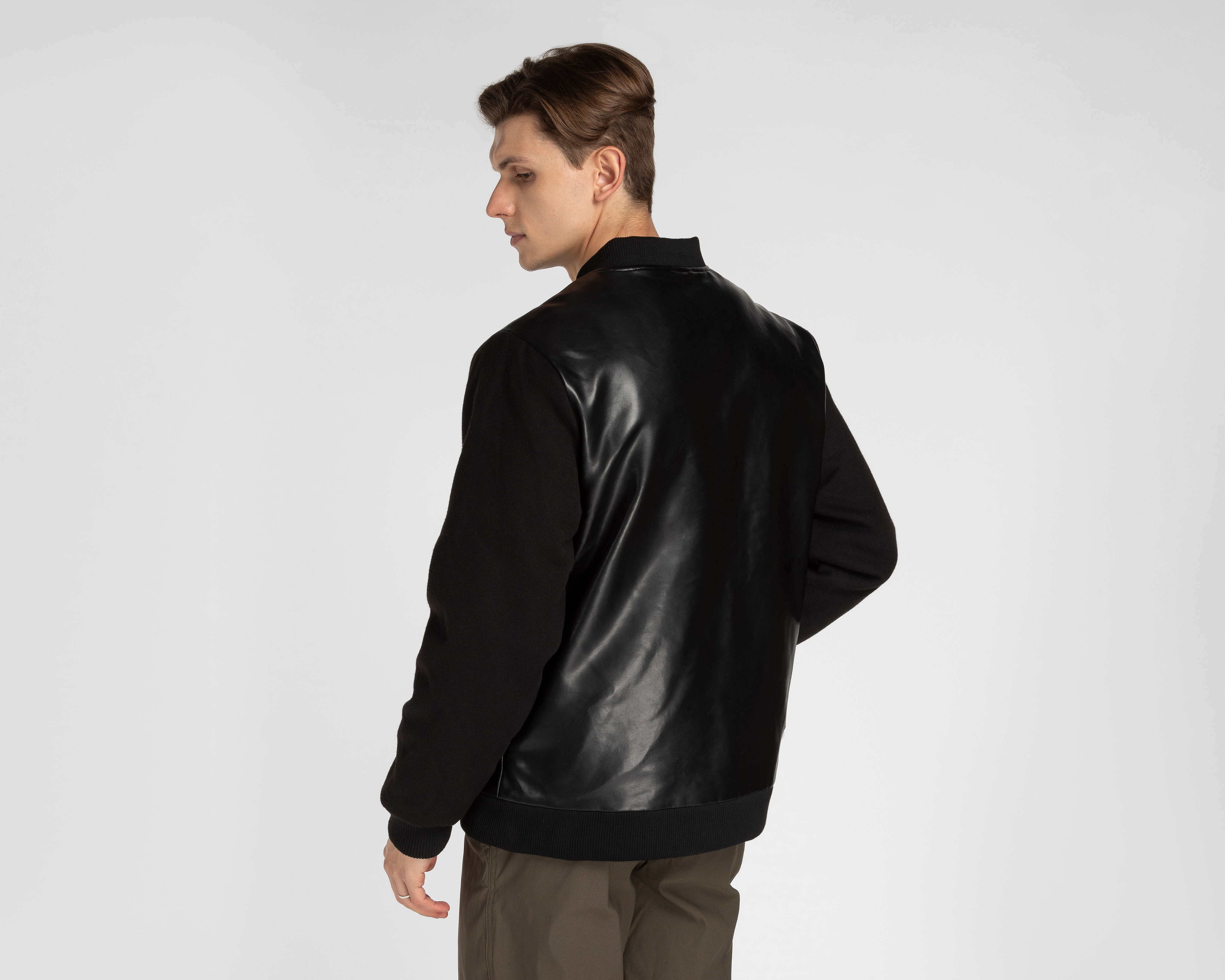 Foto 4 pulgar | Foto 3 | Chamarra Refill Bomber para Hombre