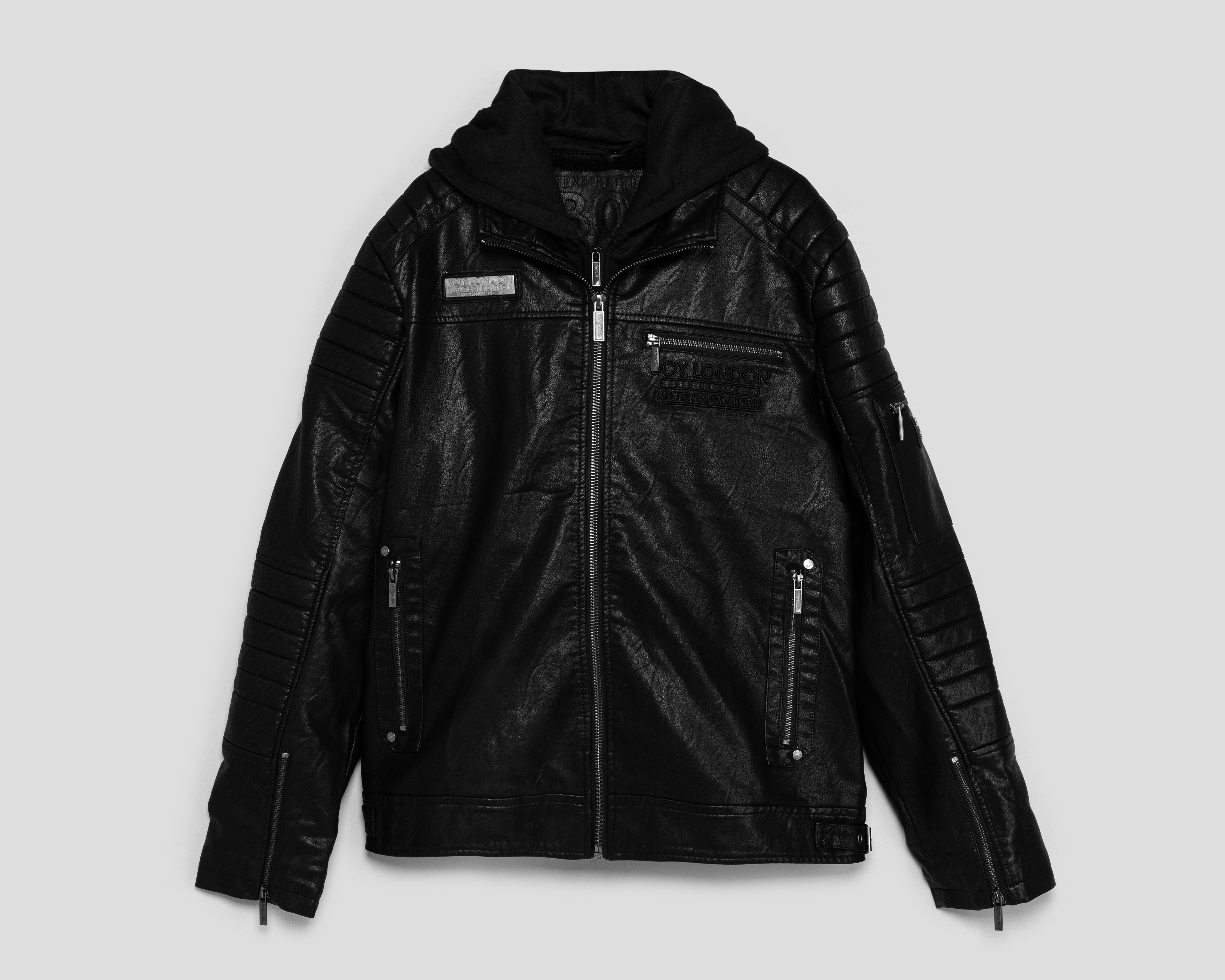 Foto 2 pulgar | Foto 1 | Chamarra Boy London con Capucha