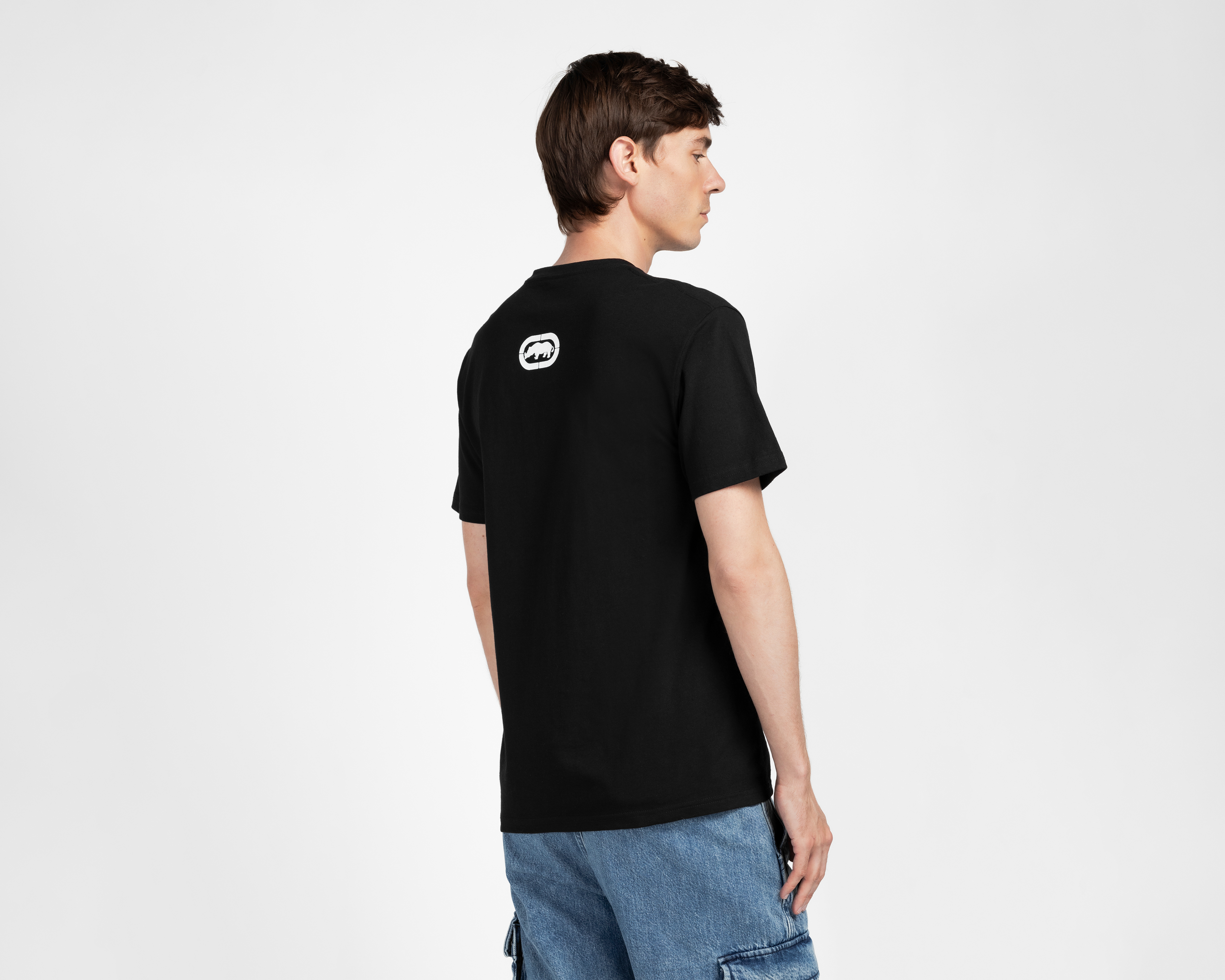 Foto 4 pulgar | Foto 3 | Playera de Cuello Redondo Eckó Unltd. Negra para Hombre