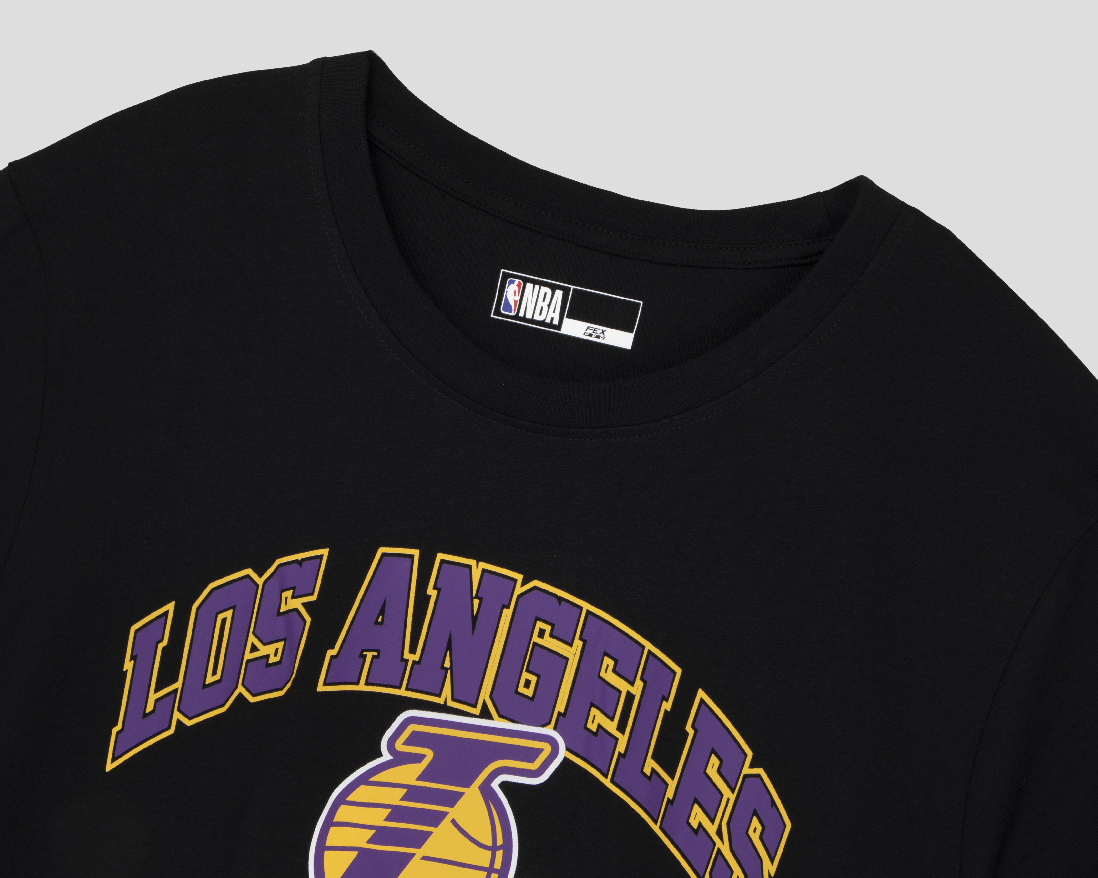 Foto 4 pulgar | Foto 3 | Playera NBA Los Angeles Lakers Cuello Redondo
