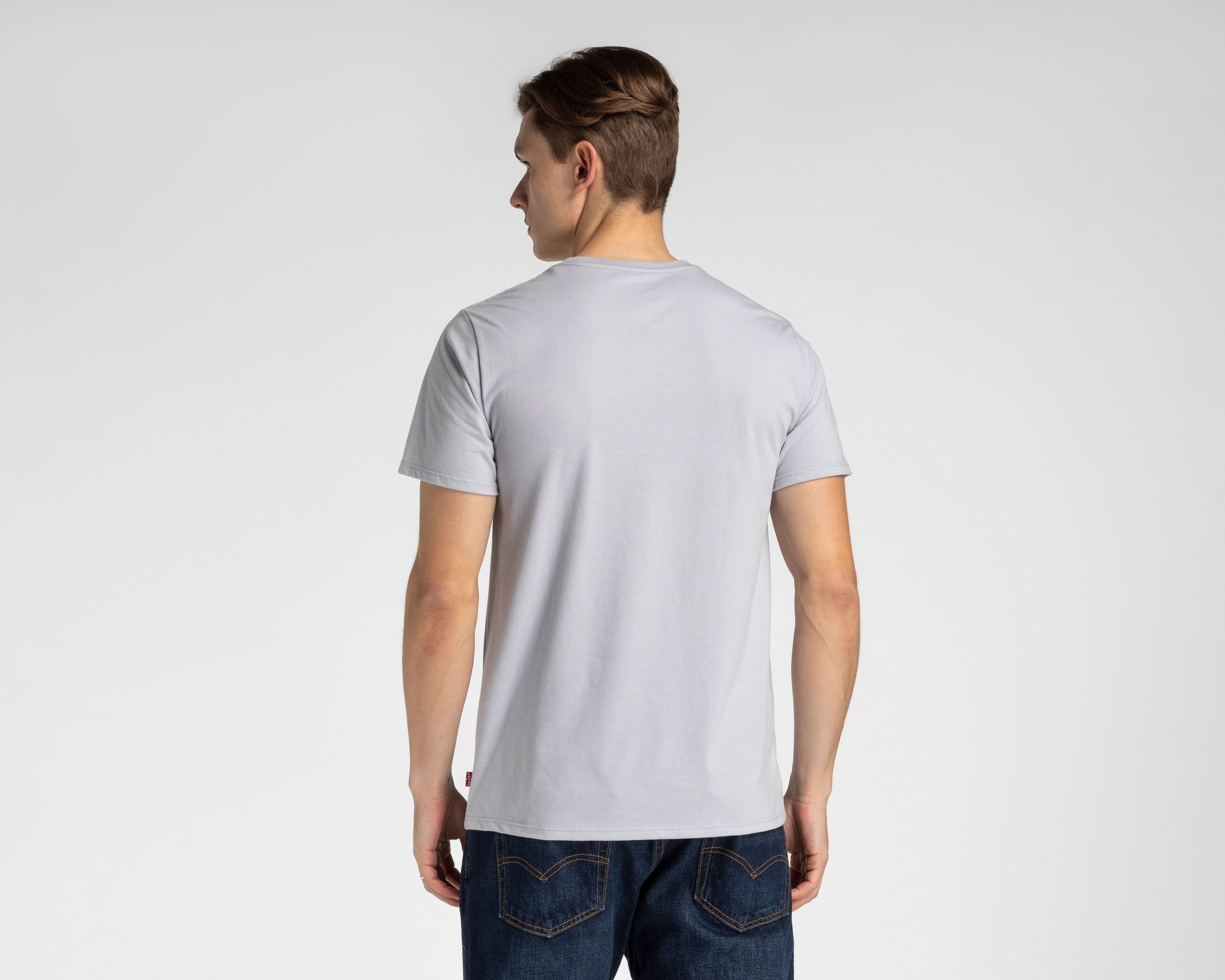 Foto 4 pulgar | Foto 3 | Playera Levi's Cuello Redondo
