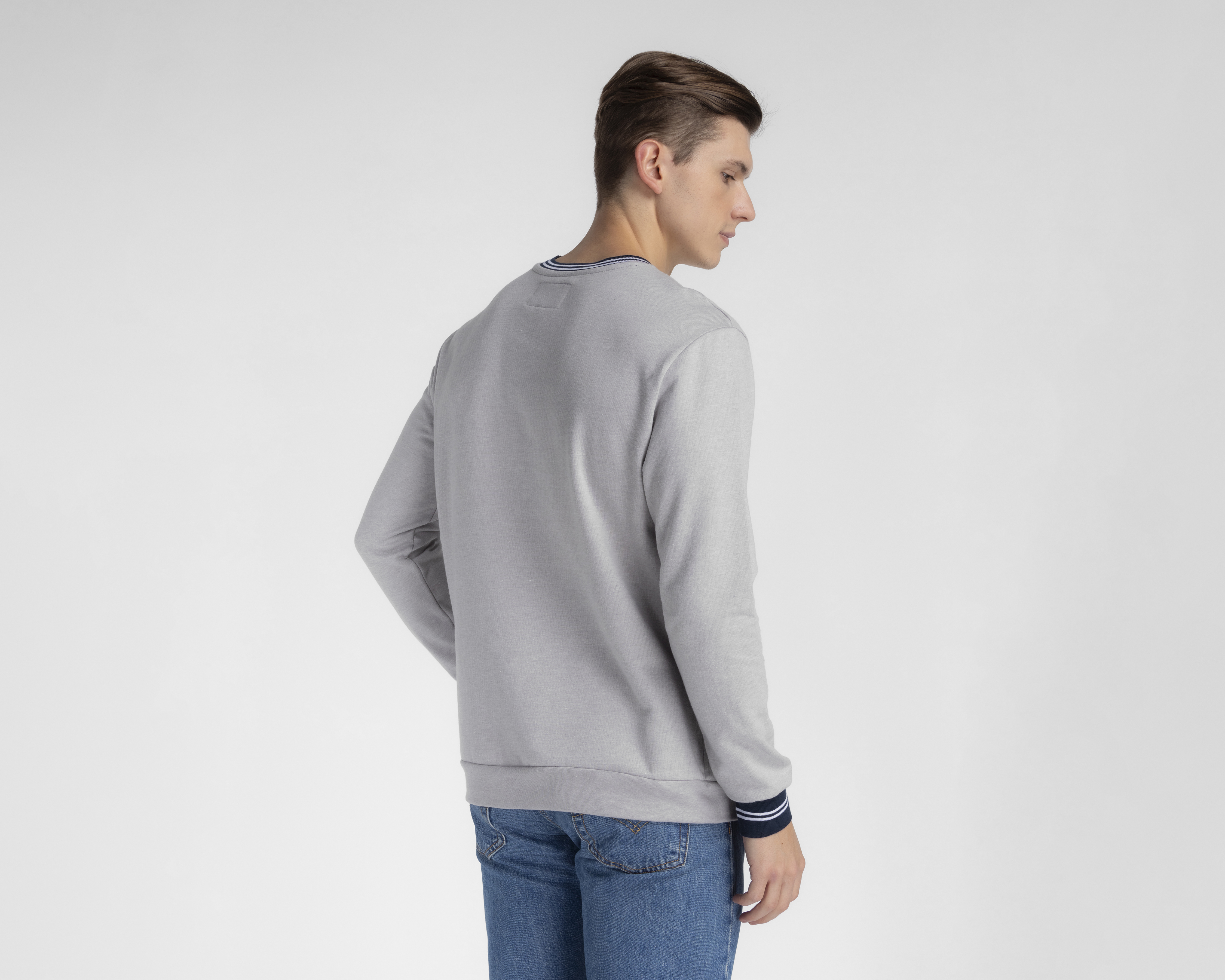 Foto 4 pulgar | Foto 3 | Sudadera Refill