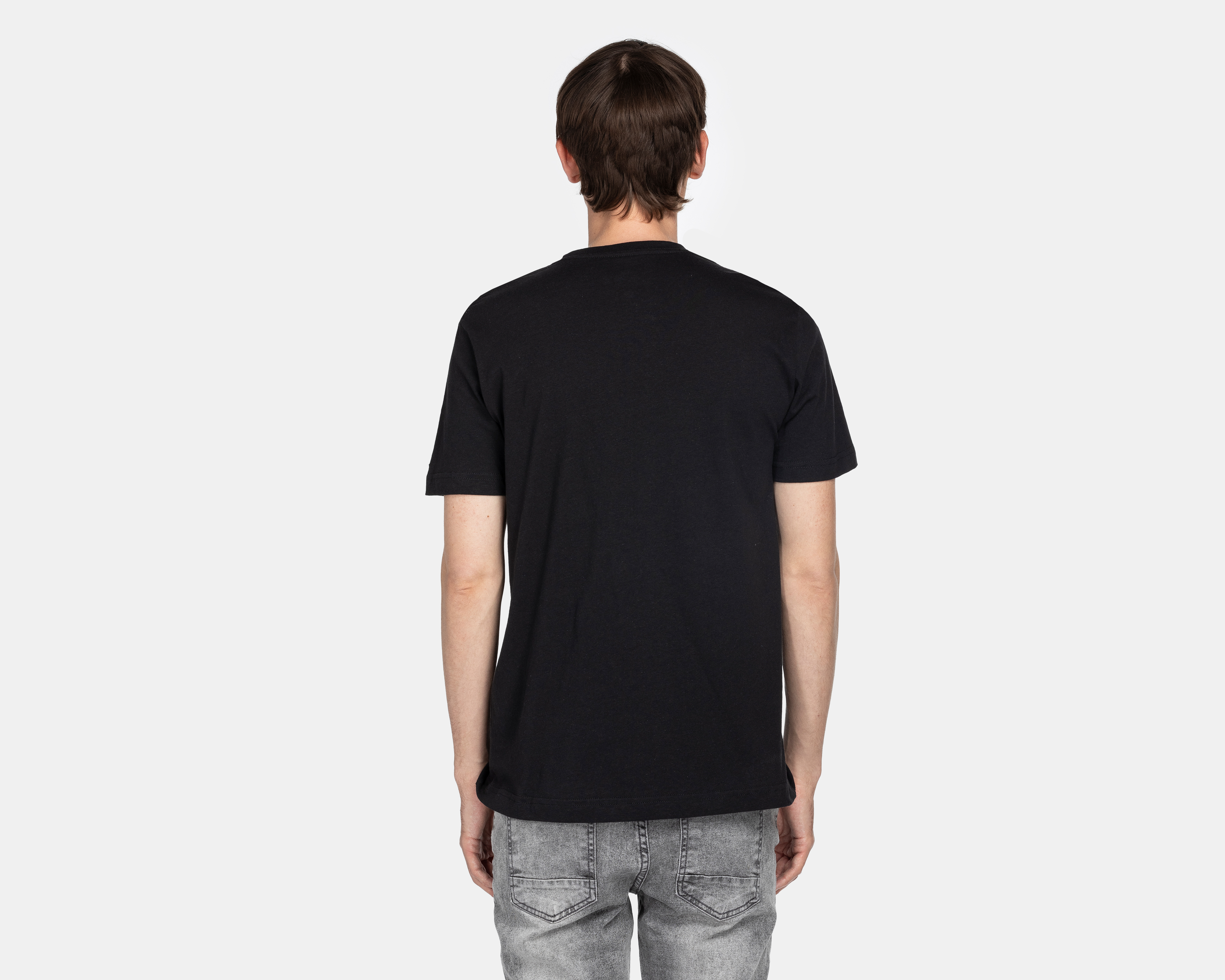 Foto 4 pulgar | Foto 2 | Playera de Cuello Redondo Negra Ramones para Hombre