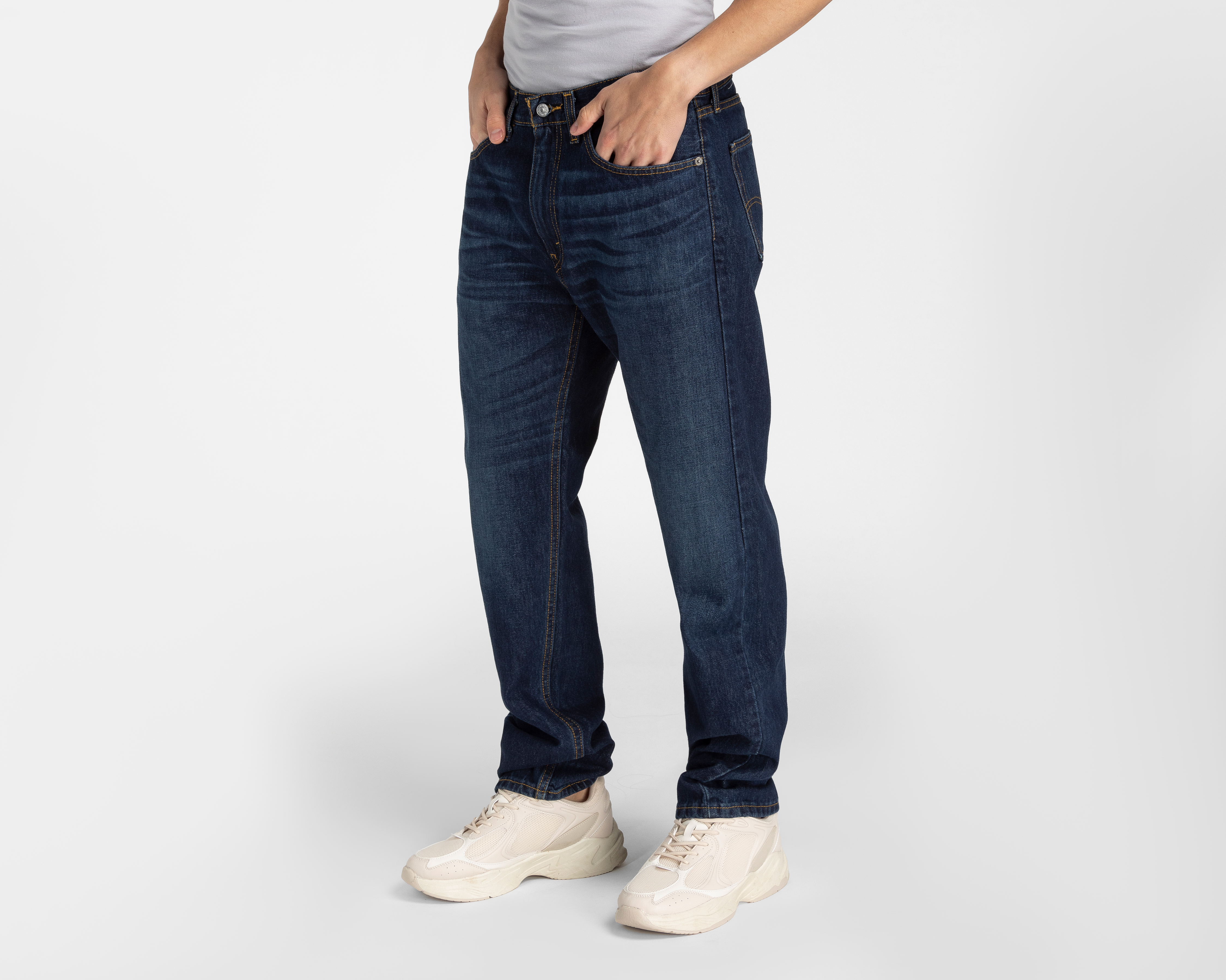 Foto 2 pulgar | Foto 1 | Jeans Regular Fit 505 Levi's para Hombre