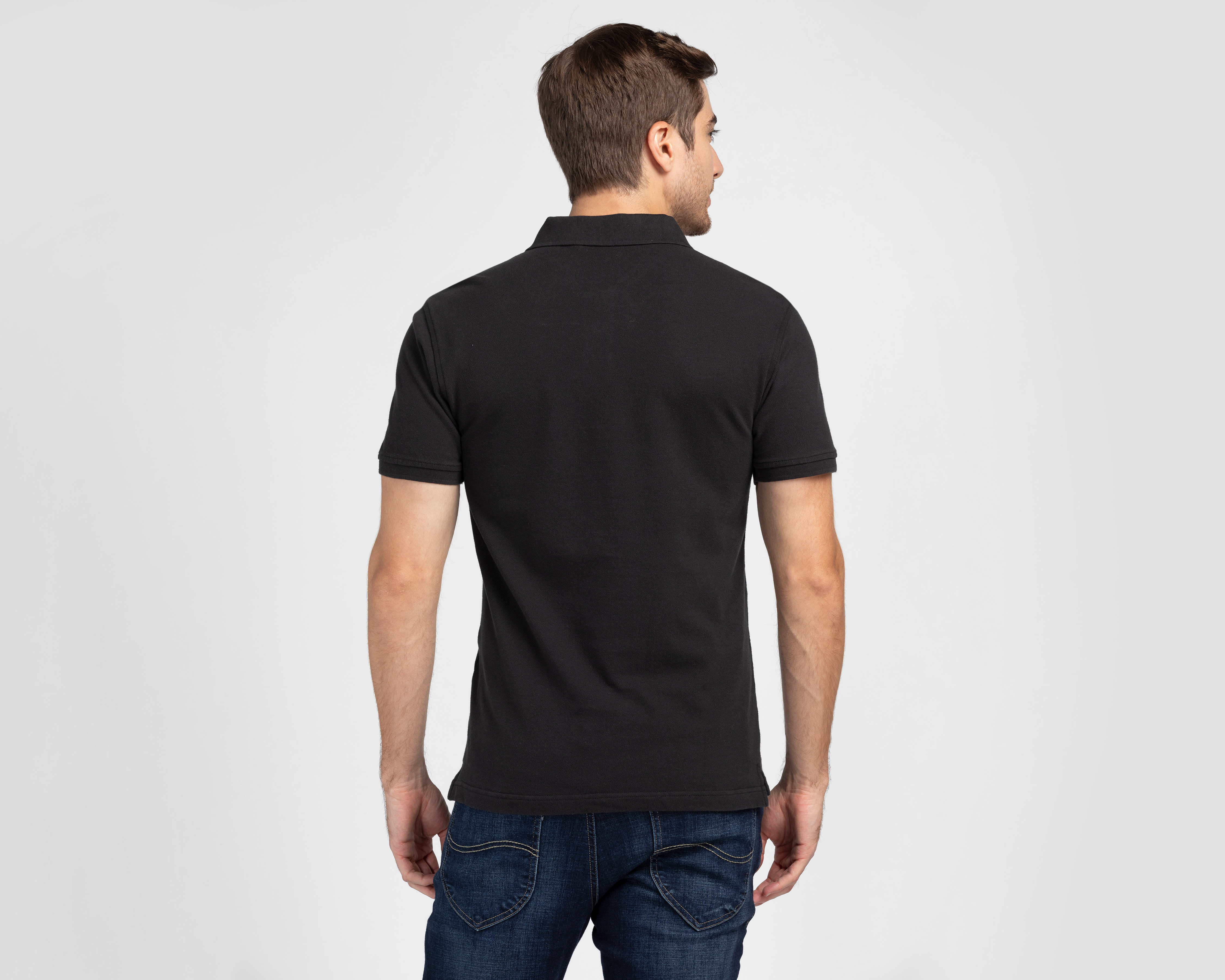 Foto 3 pulgar | Foto 2 | Playera Polo Levi's Negra para Hombre