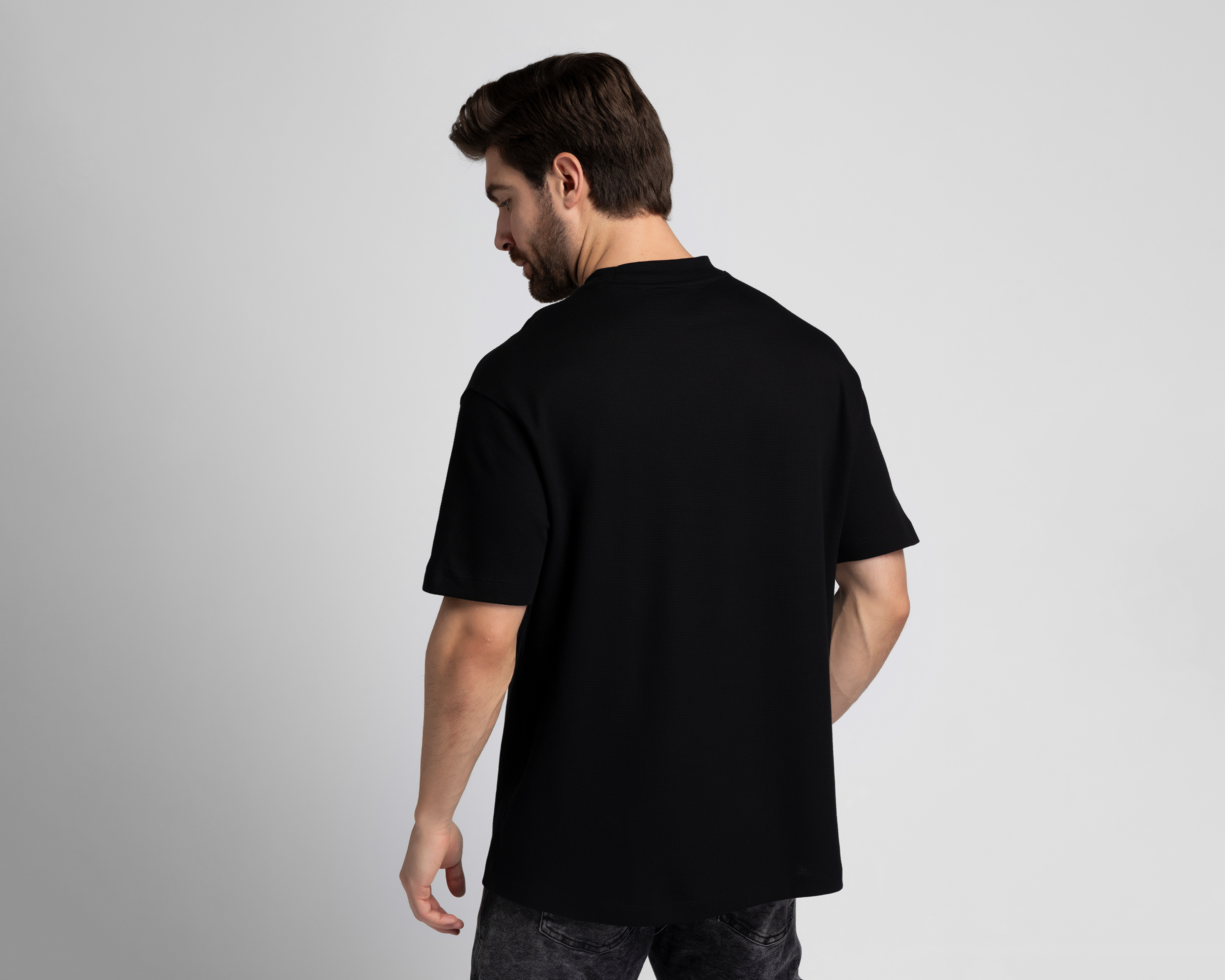 Foto 4 pulgar | Foto 3 | Playera de Cuello Redondo Negra Strona para Hombre