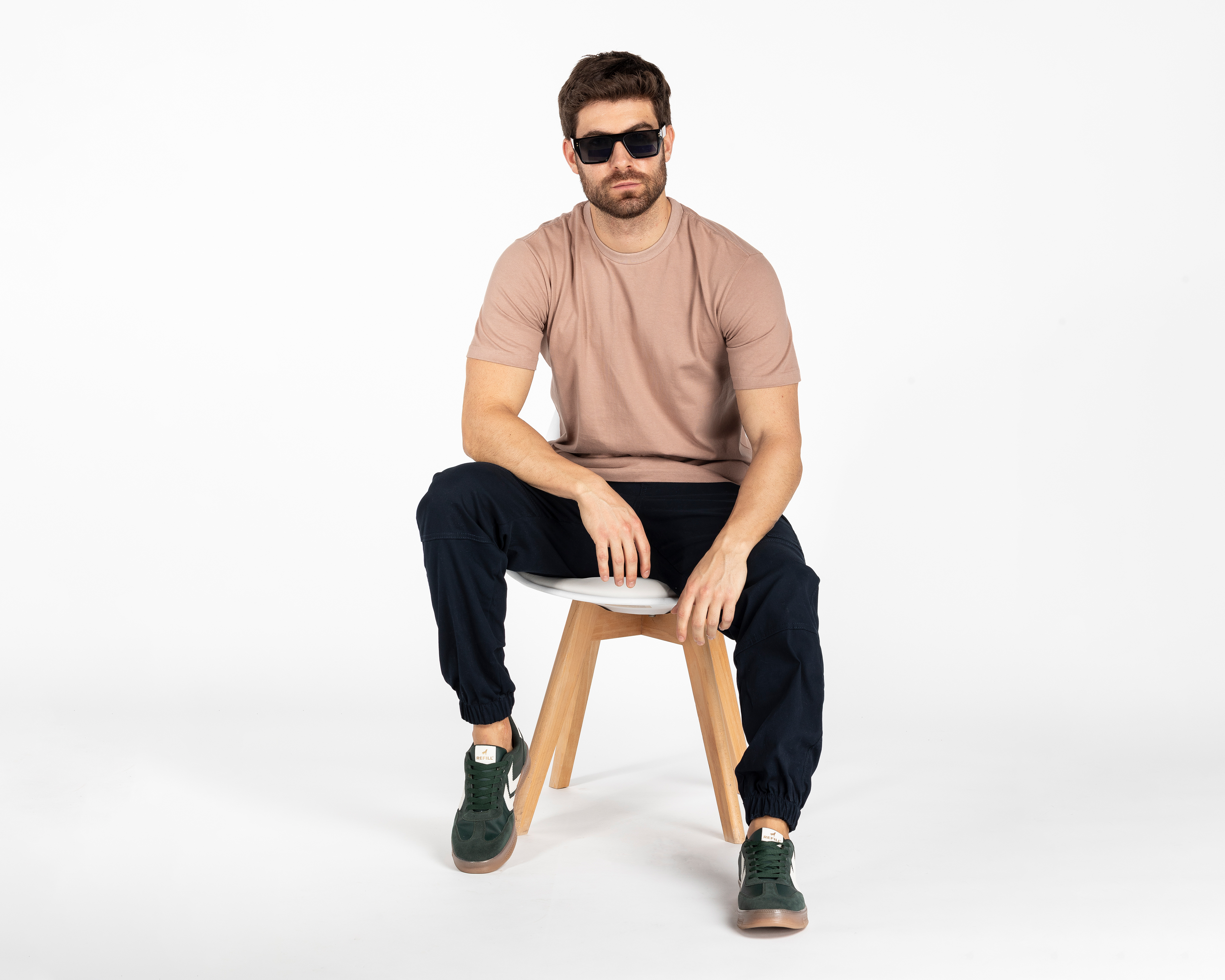 Foto 3 pulgar | Foto 2 | Playera de Cuello Redondo Café Refill para Hombre