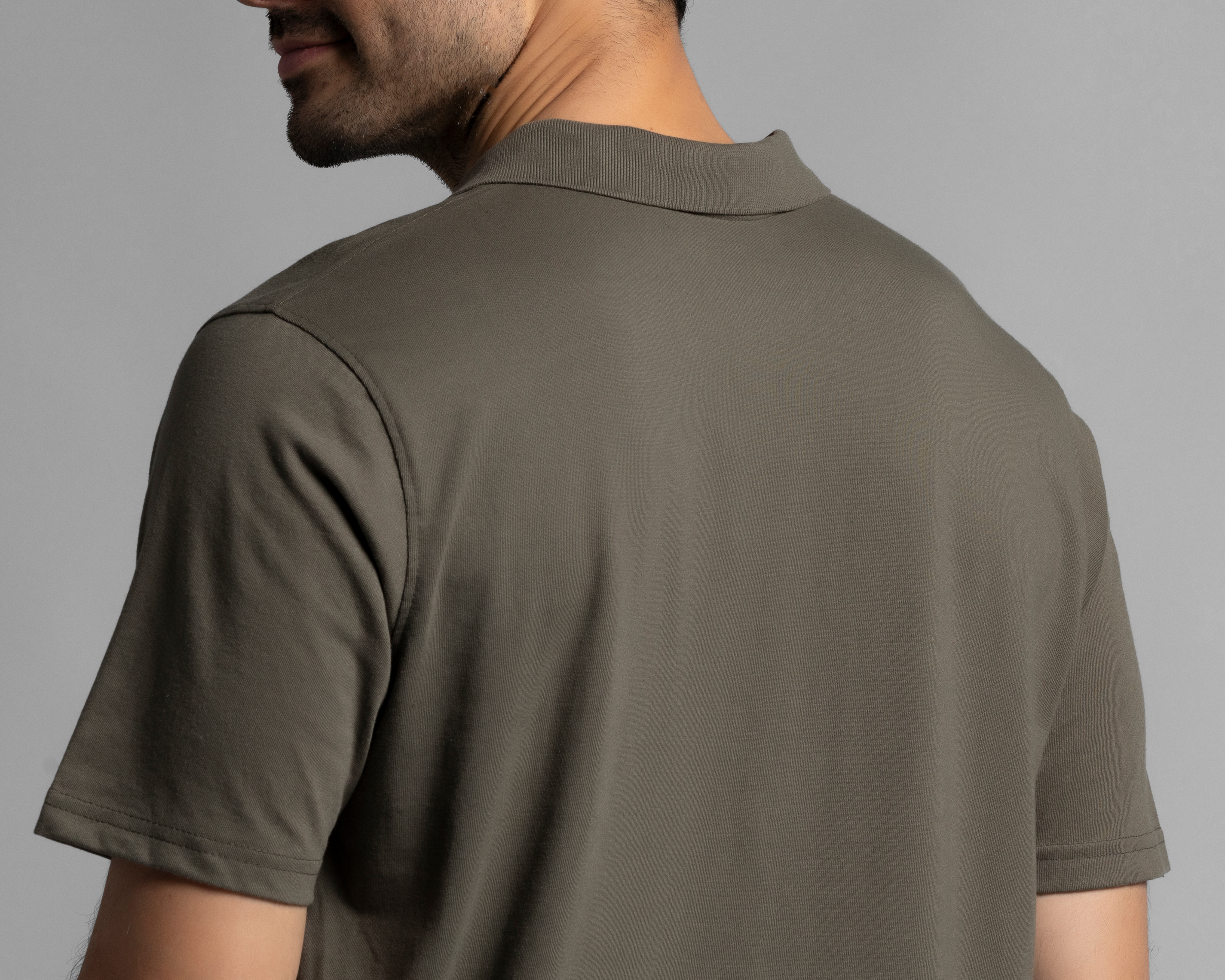 Foto 6 pulgar | Foto 5 | Playera Polo Strona Cuello V Verde para Hombre